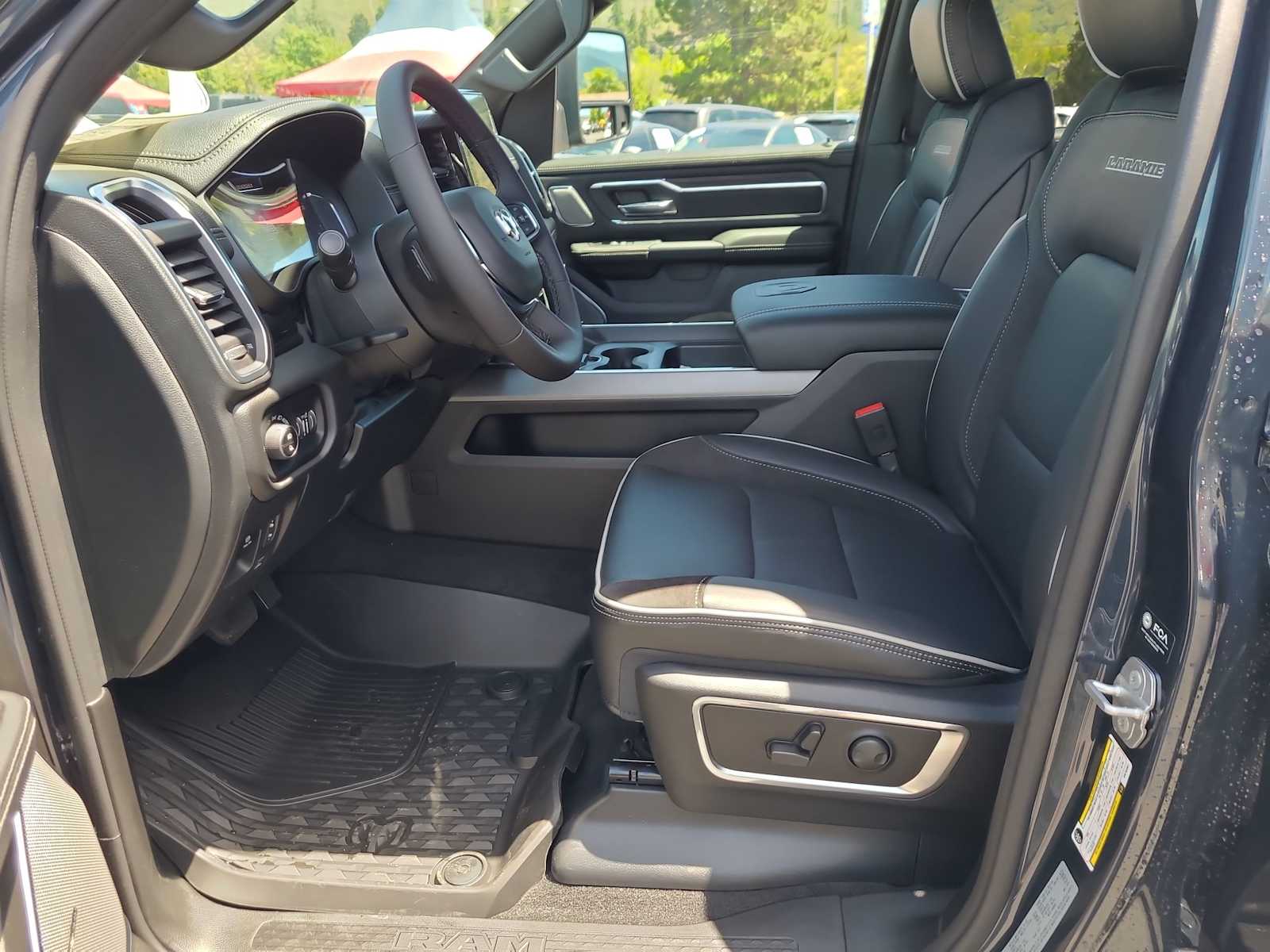 Thumbnail: 2025 RAM 1500 - 19