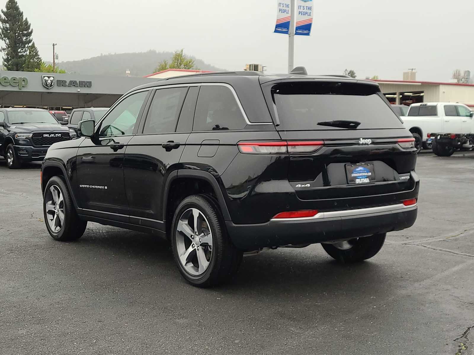 Thumbnail: 2026 Jeep Grand Cherokee - 12