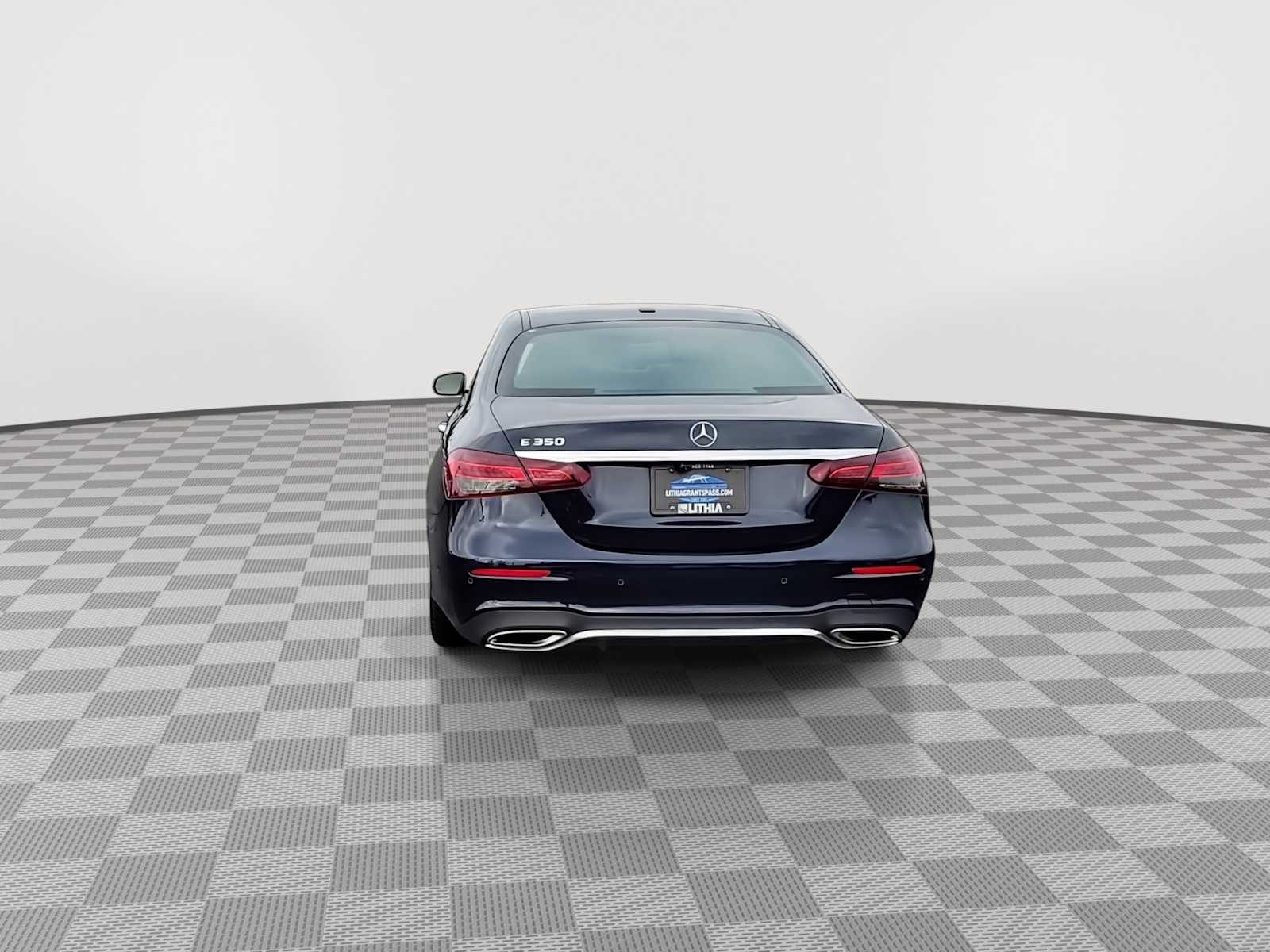 Thumbnail: 2021 Mercedes-Benz E-Class - 7