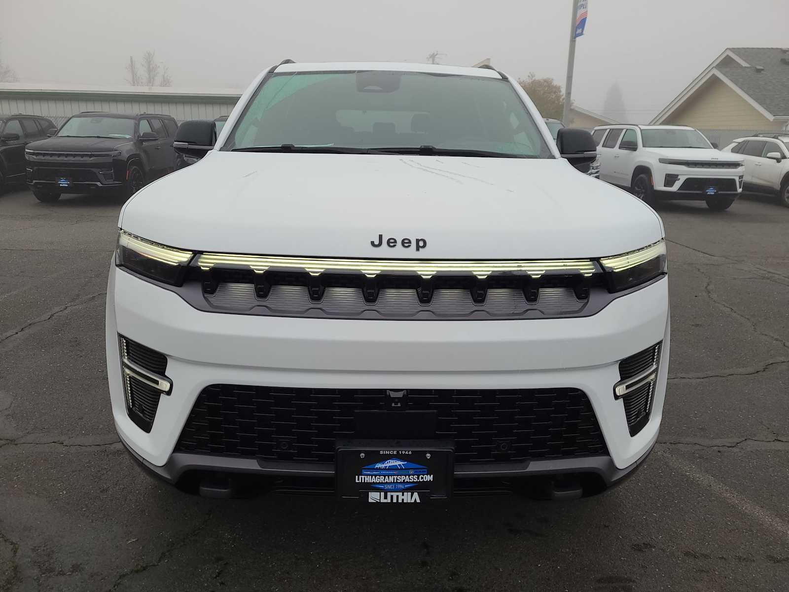 Thumbnail: 2026 Jeep Grand Wagoneer - 14