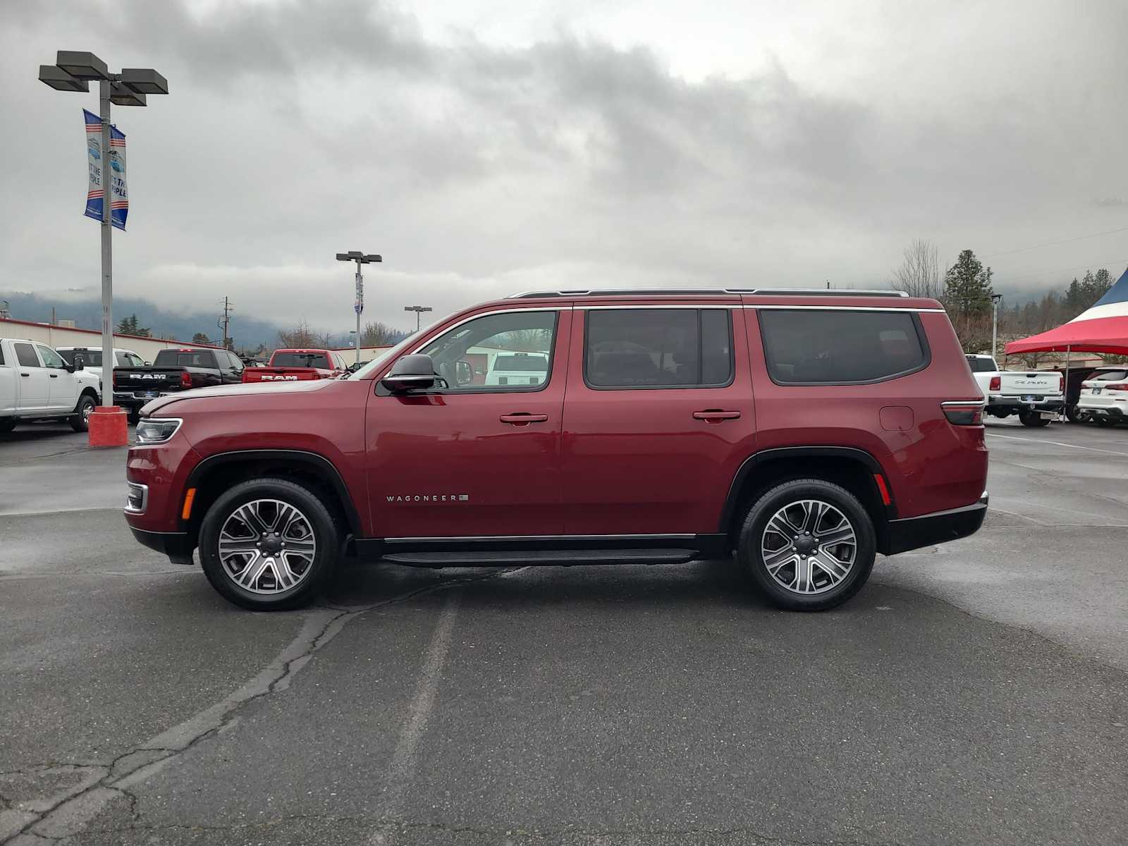 Thumbnail: 2024 Jeep Wagoneer - 11