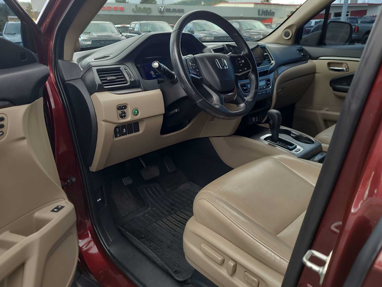 Thumbnail: 2019 Honda Pilot - 10