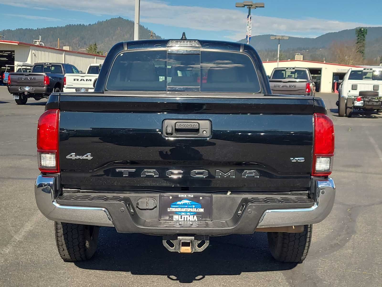 Thumbnail: 2022 Toyota Tacoma - 13