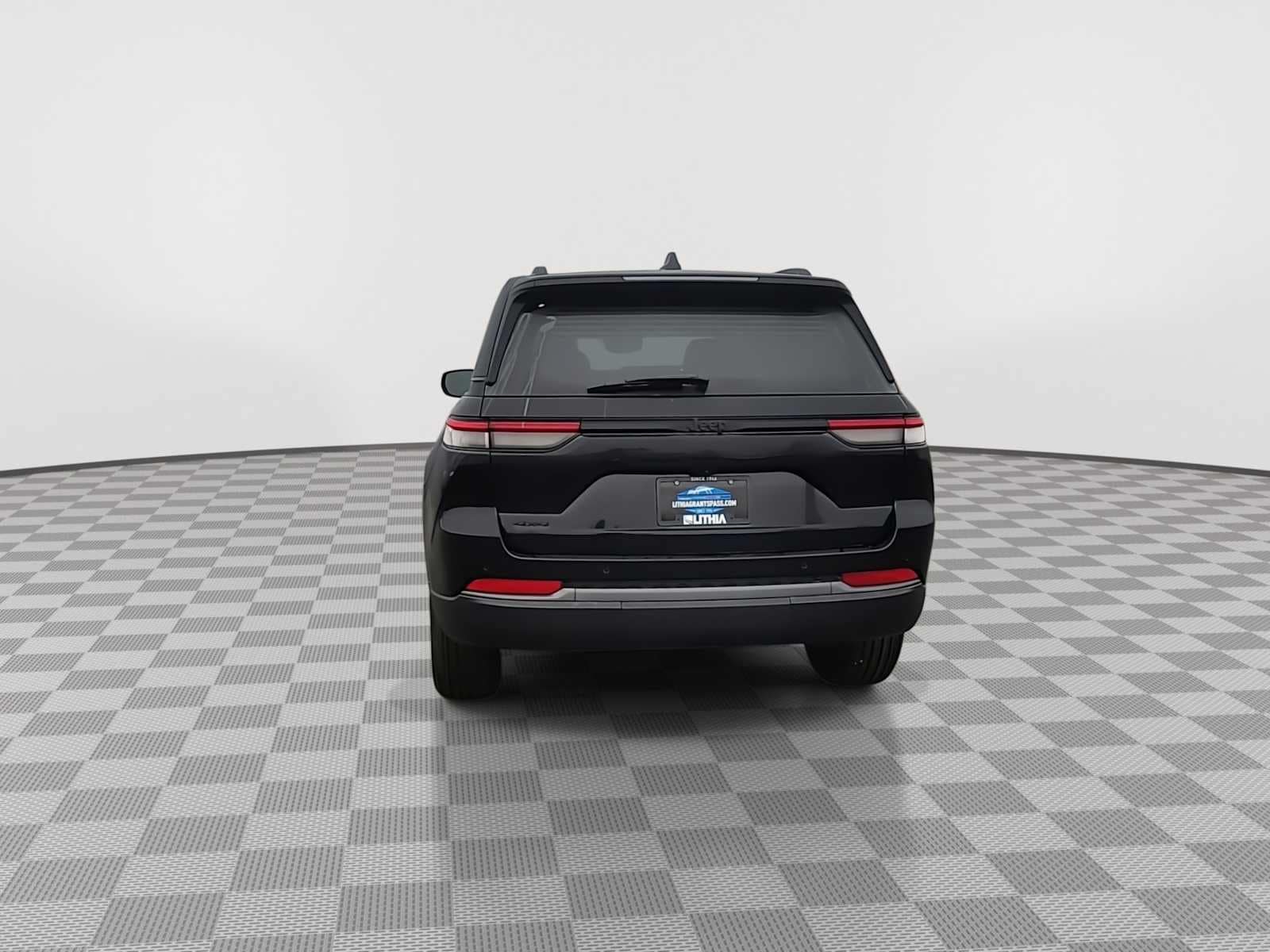 Thumbnail: 2026 Jeep Grand Cherokee - 7