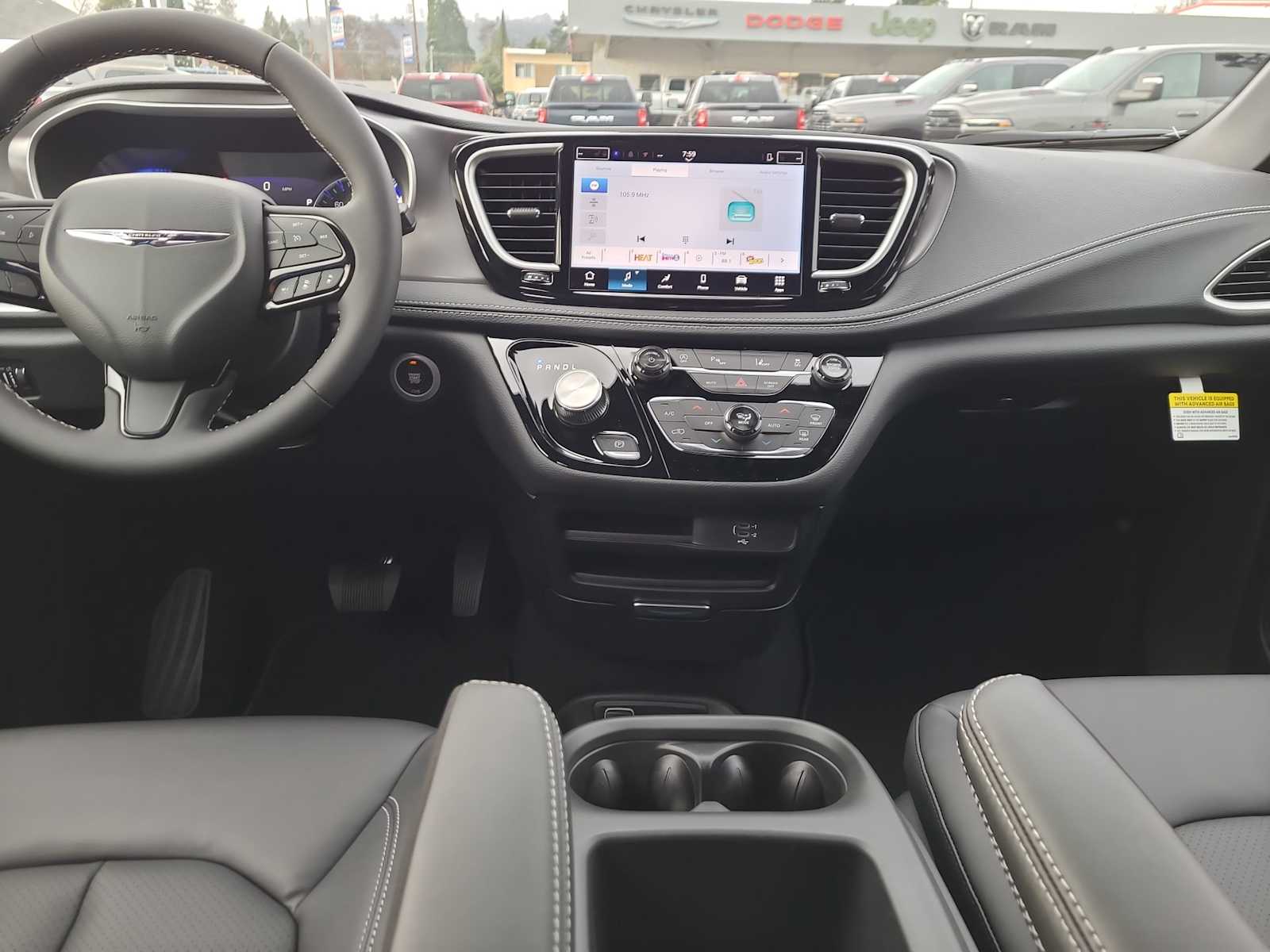 Thumbnail: 2026 Chrysler Pacifica - 18