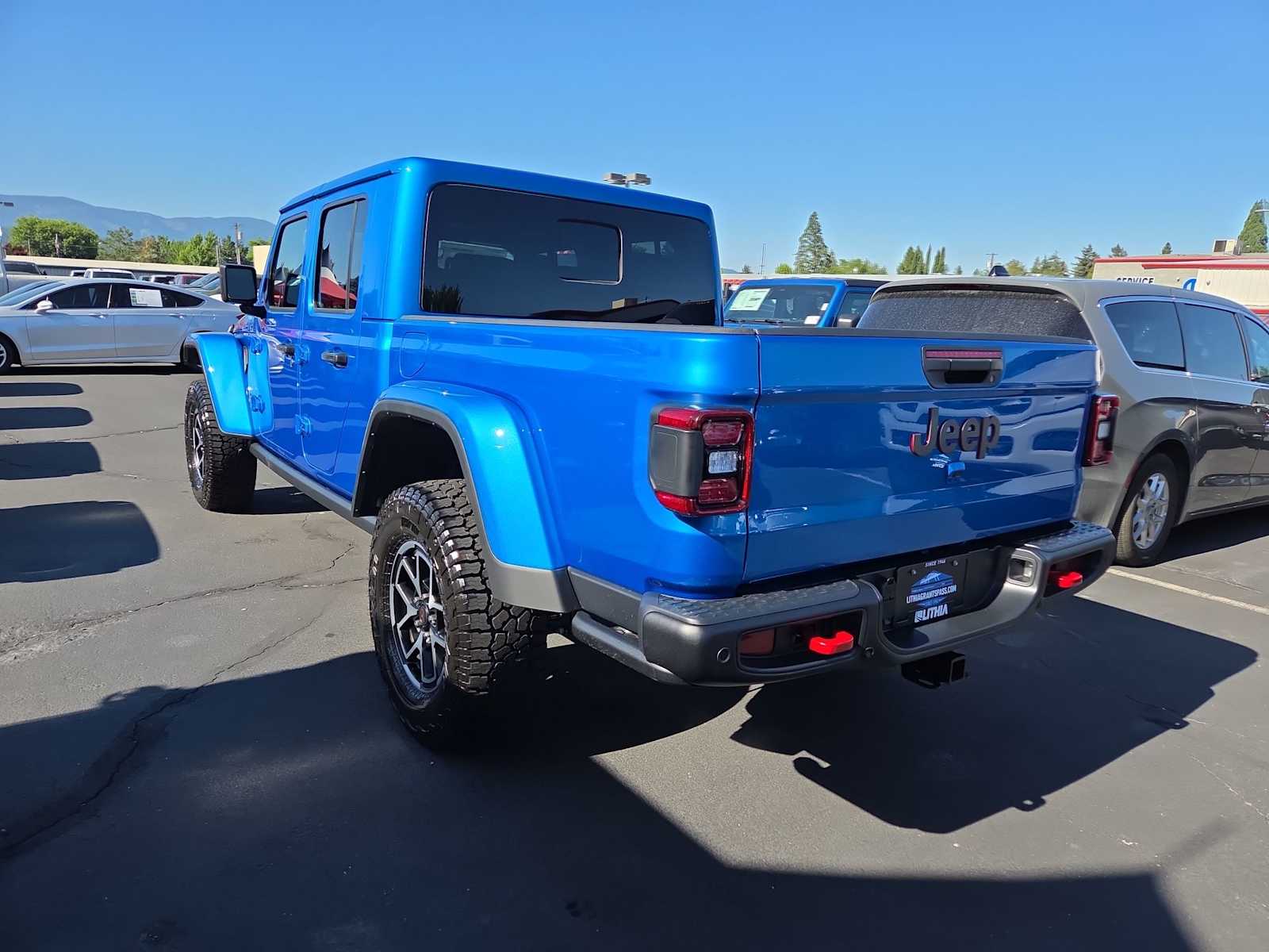 Thumbnail: 2026 Jeep Gladiator - 12