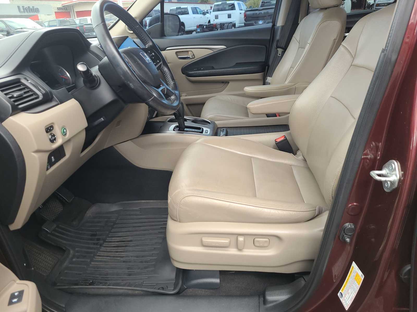 Thumbnail: 2019 Honda Pilot - 19