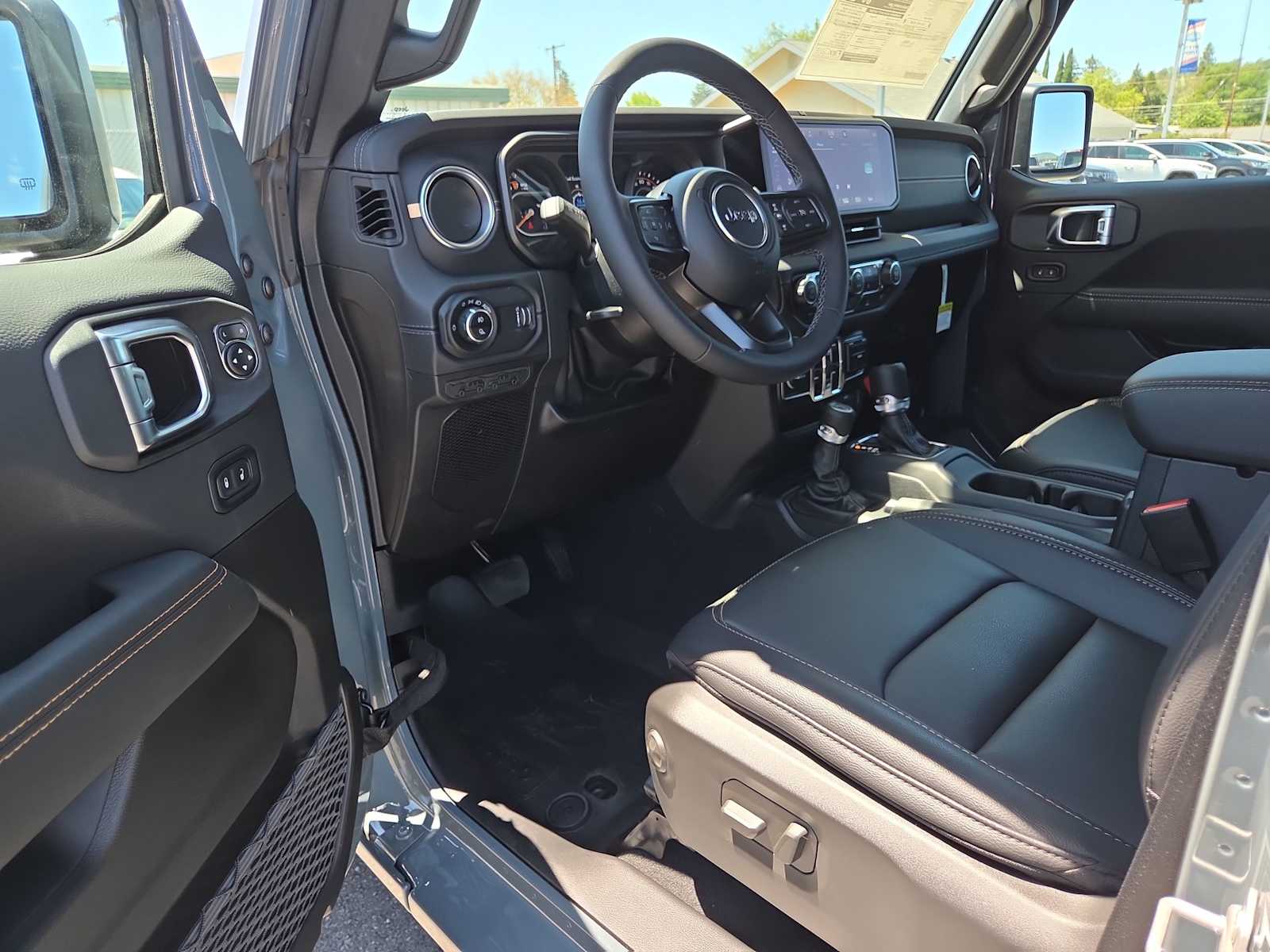 Thumbnail: 2026 Jeep Gladiator - 10