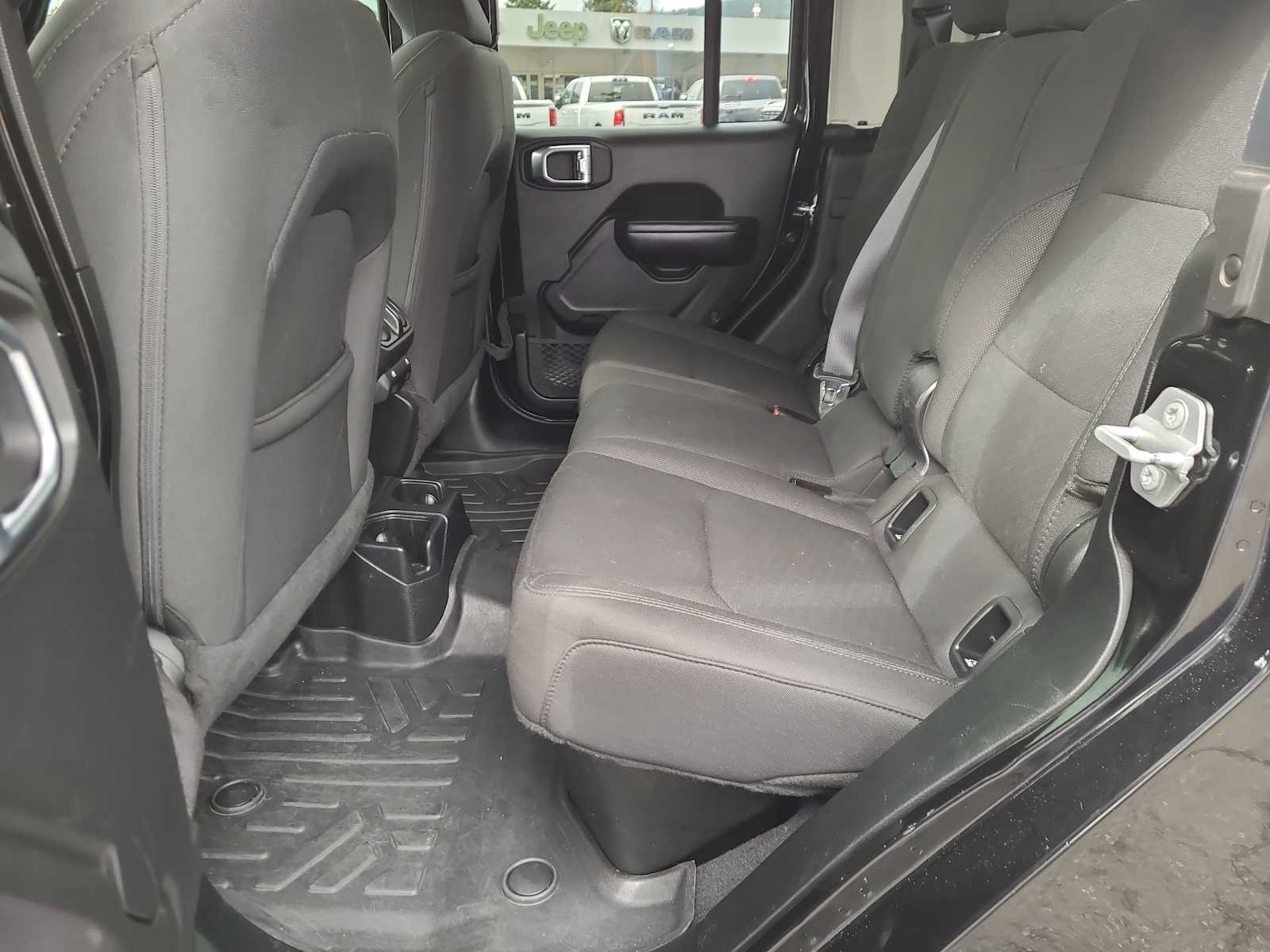 Thumbnail: 2020 Jeep Gladiator - 21