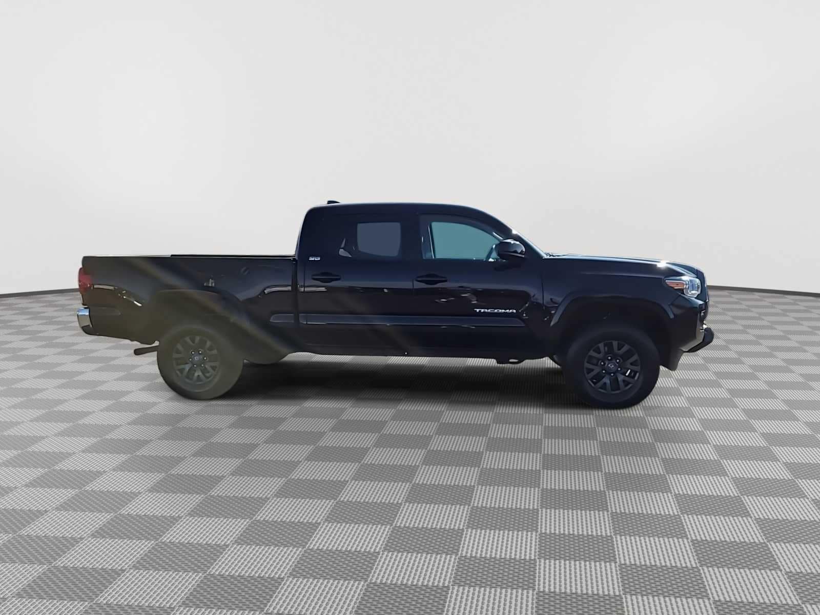 Thumbnail: 2022 Toyota Tacoma - 9