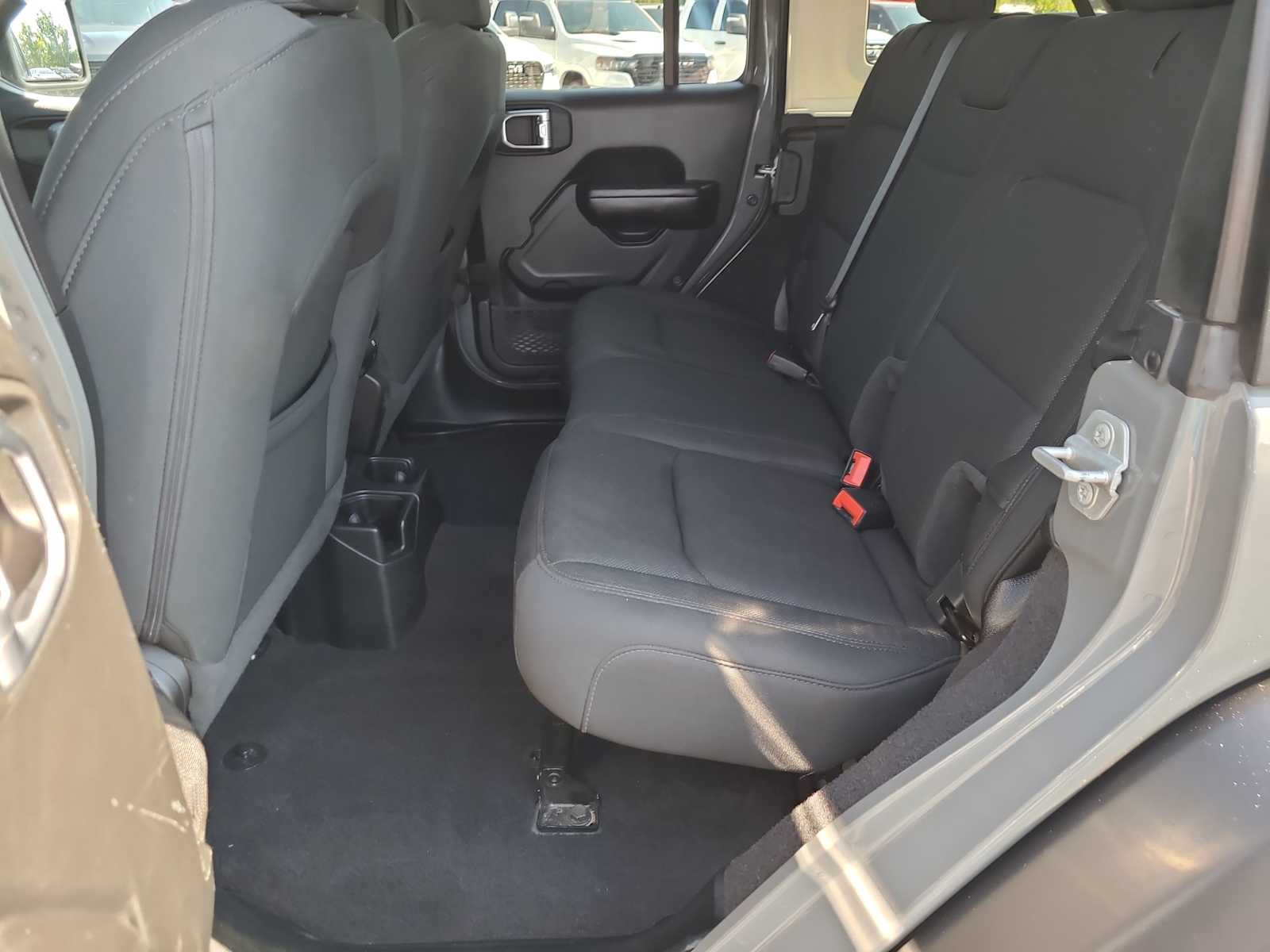 Thumbnail: 2021 Jeep Wrangler - 20
