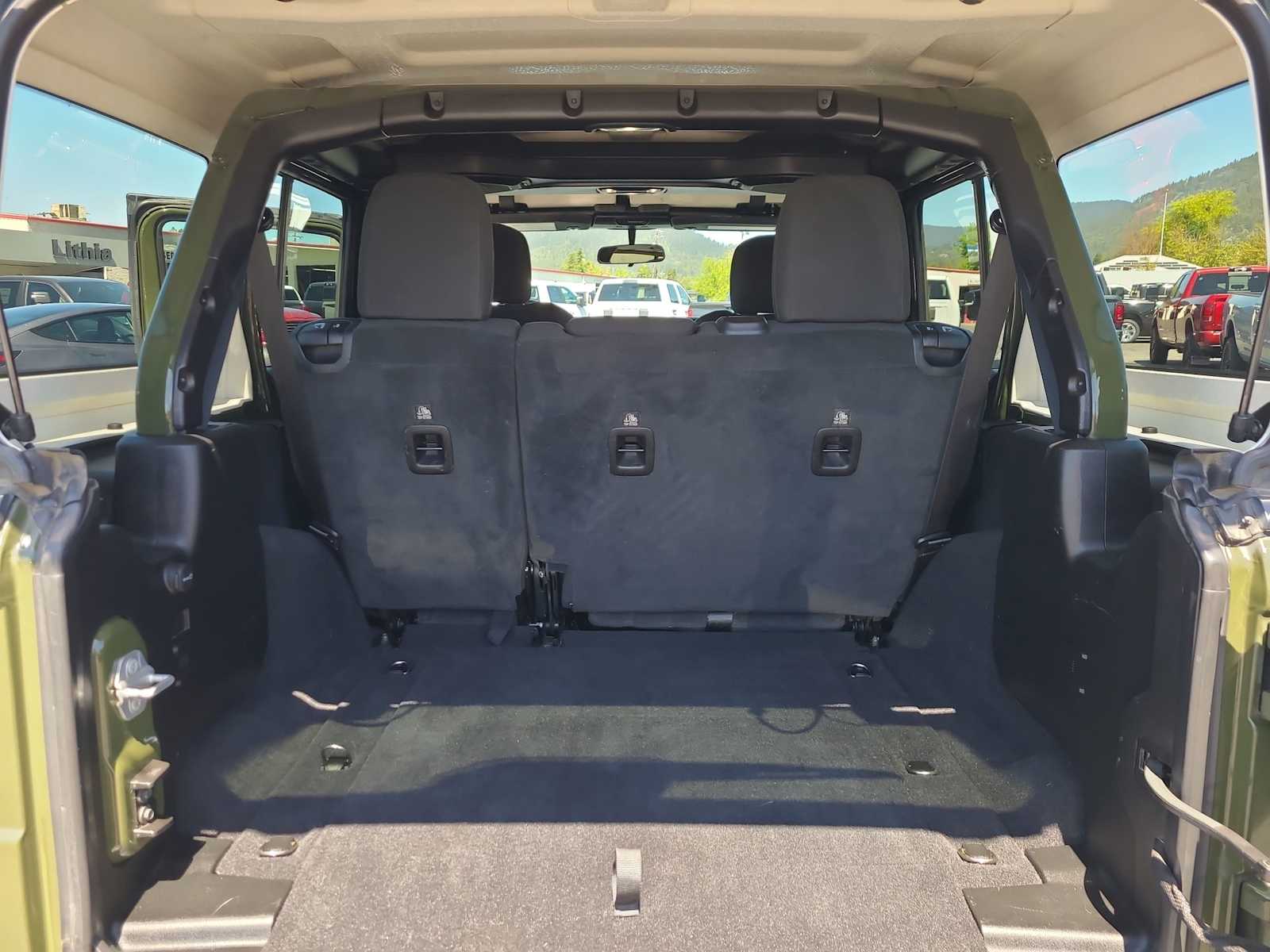 Thumbnail: 2021 Jeep Wrangler - 27