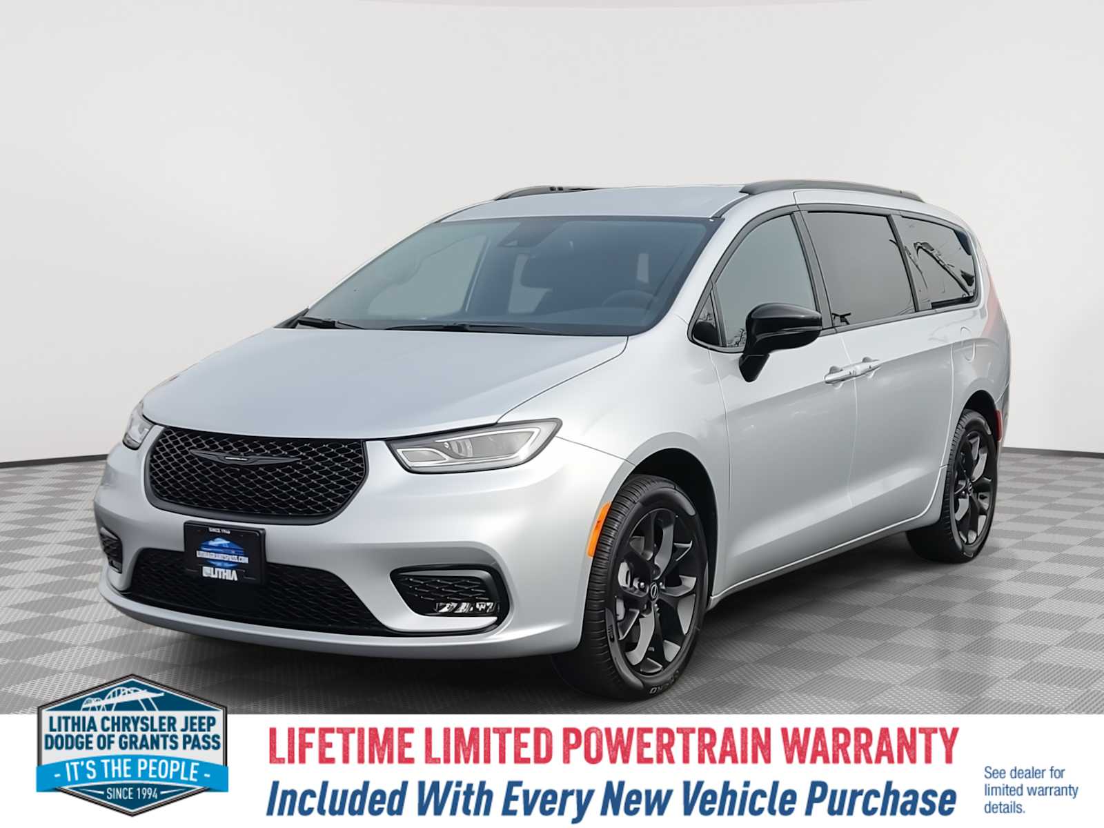 Thumbnail: 2026 Chrysler Pacifica - 1