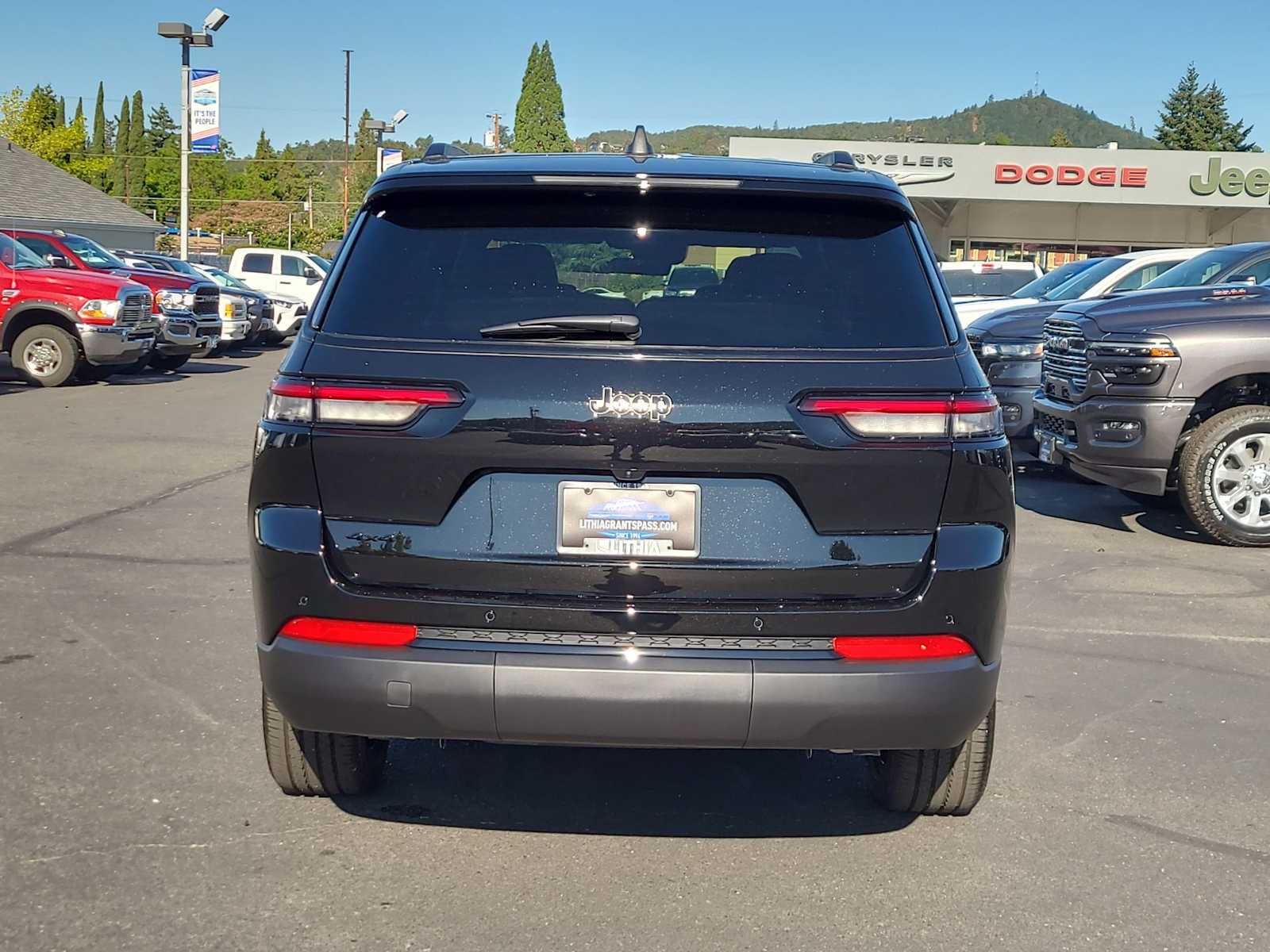 Thumbnail: 2025 Jeep Grand Cherokee - 13