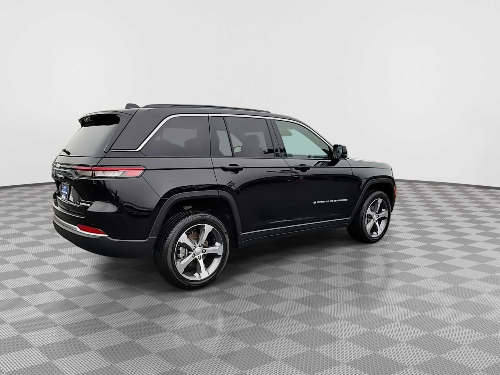 Thumbnail: 2026 Jeep Grand Cherokee - 8