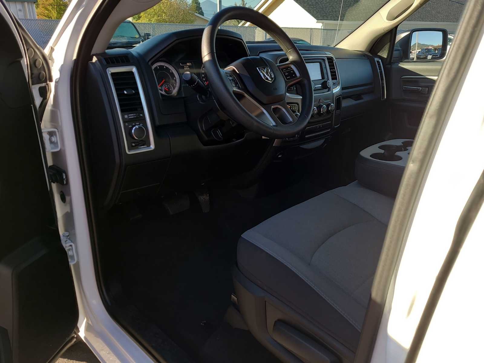 Thumbnail: 2024 RAM 1500 Classic - 10