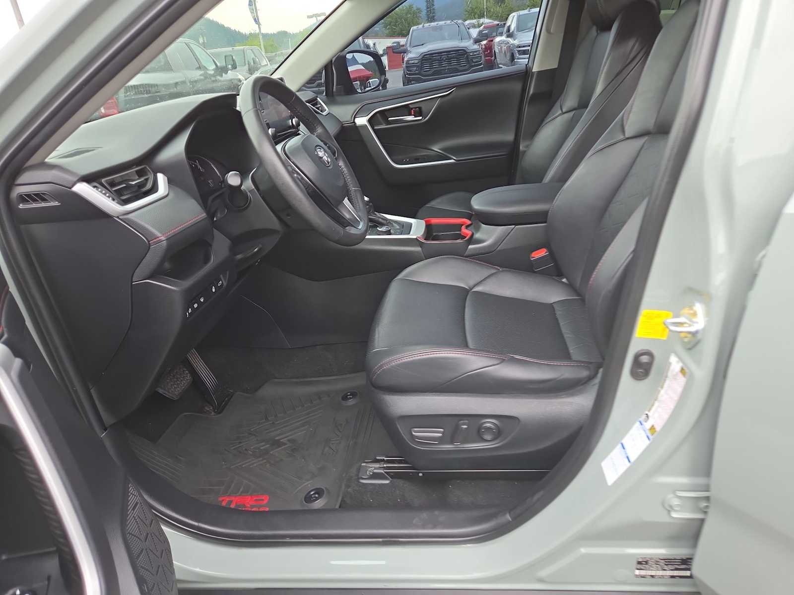 Thumbnail: 2021 Toyota RAV4 - 18