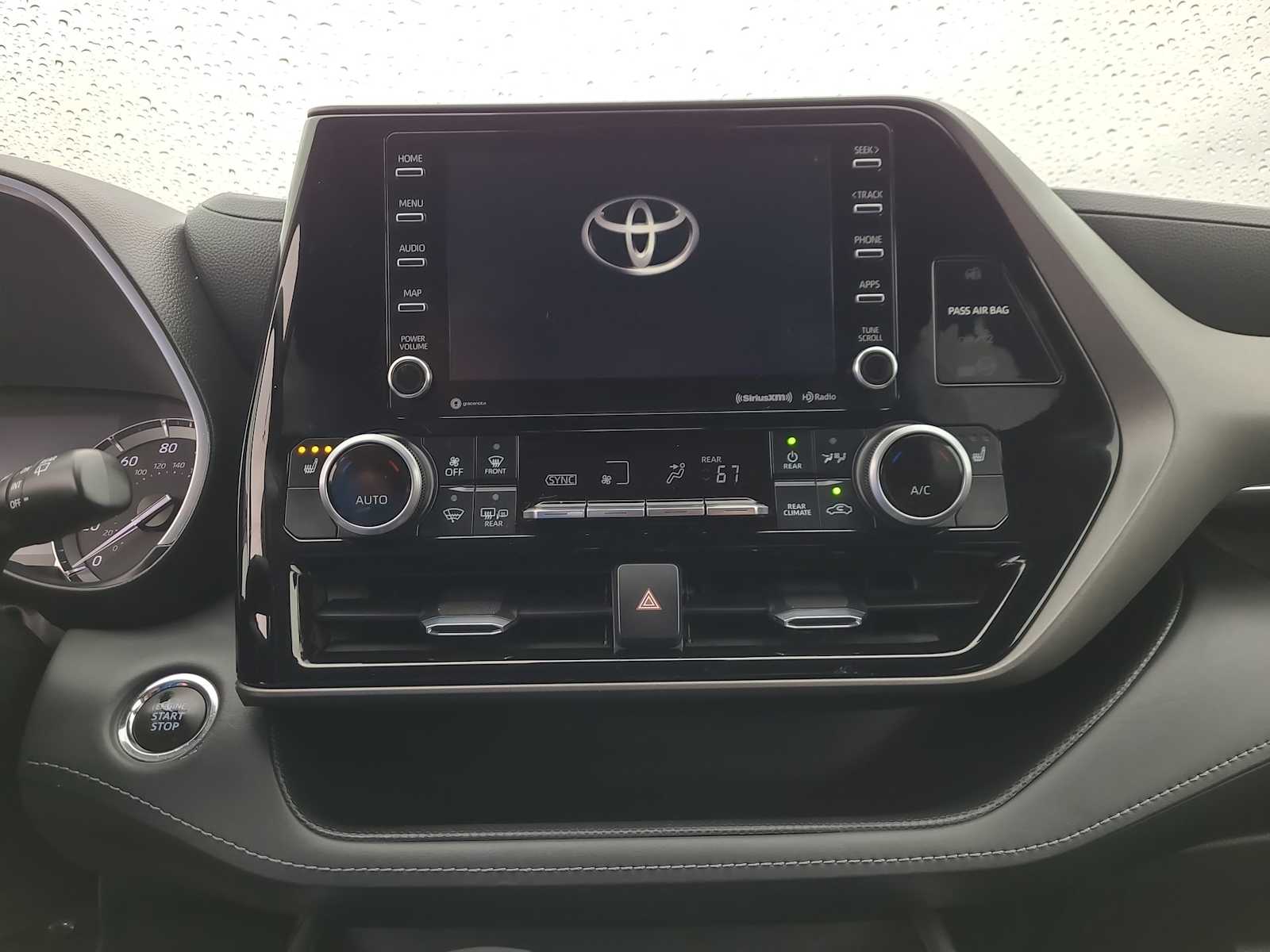 Thumbnail: 2022 Toyota Highlander - 24