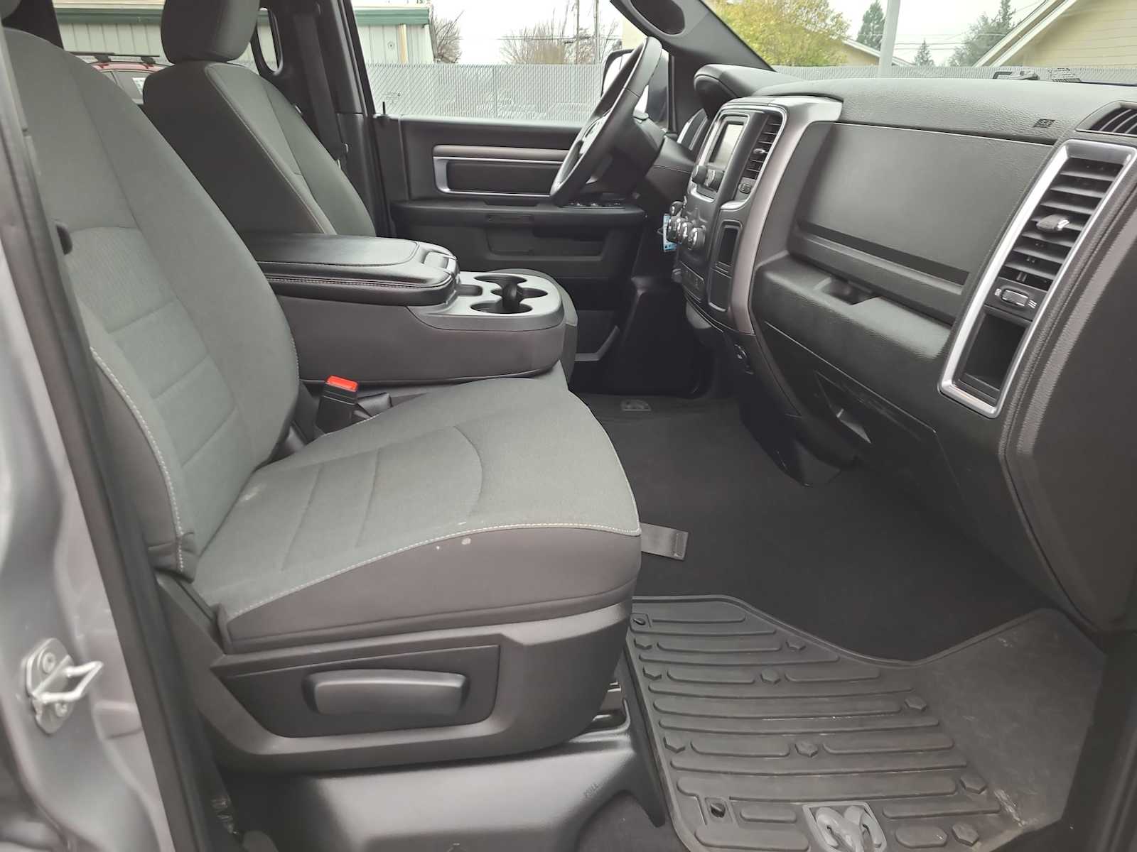 Thumbnail: 2022 RAM 1500 Classic - 22