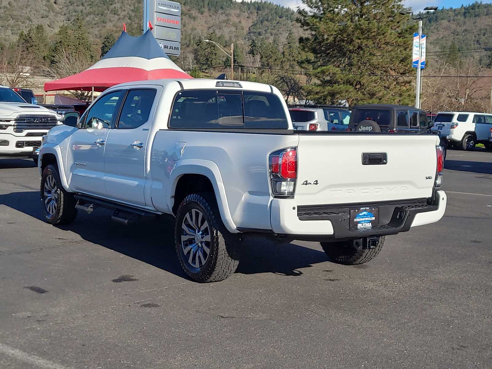 Thumbnail: 2023 Toyota Tacoma - 12