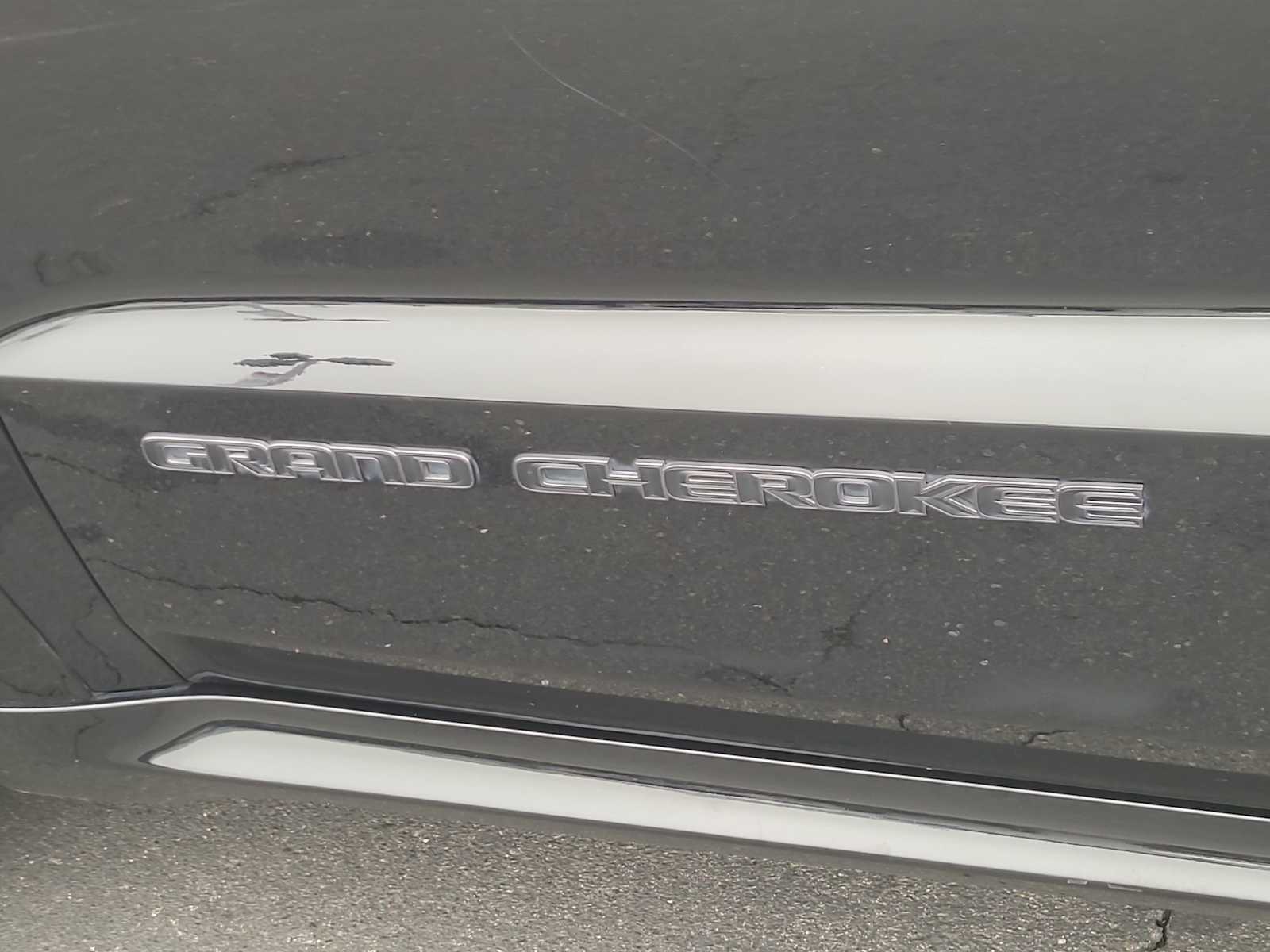 Thumbnail: 2018 Jeep Grand Cherokee - 15