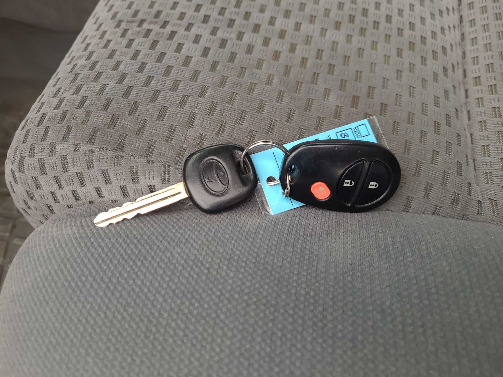 Thumbnail: 2011 Toyota Tundra - 28