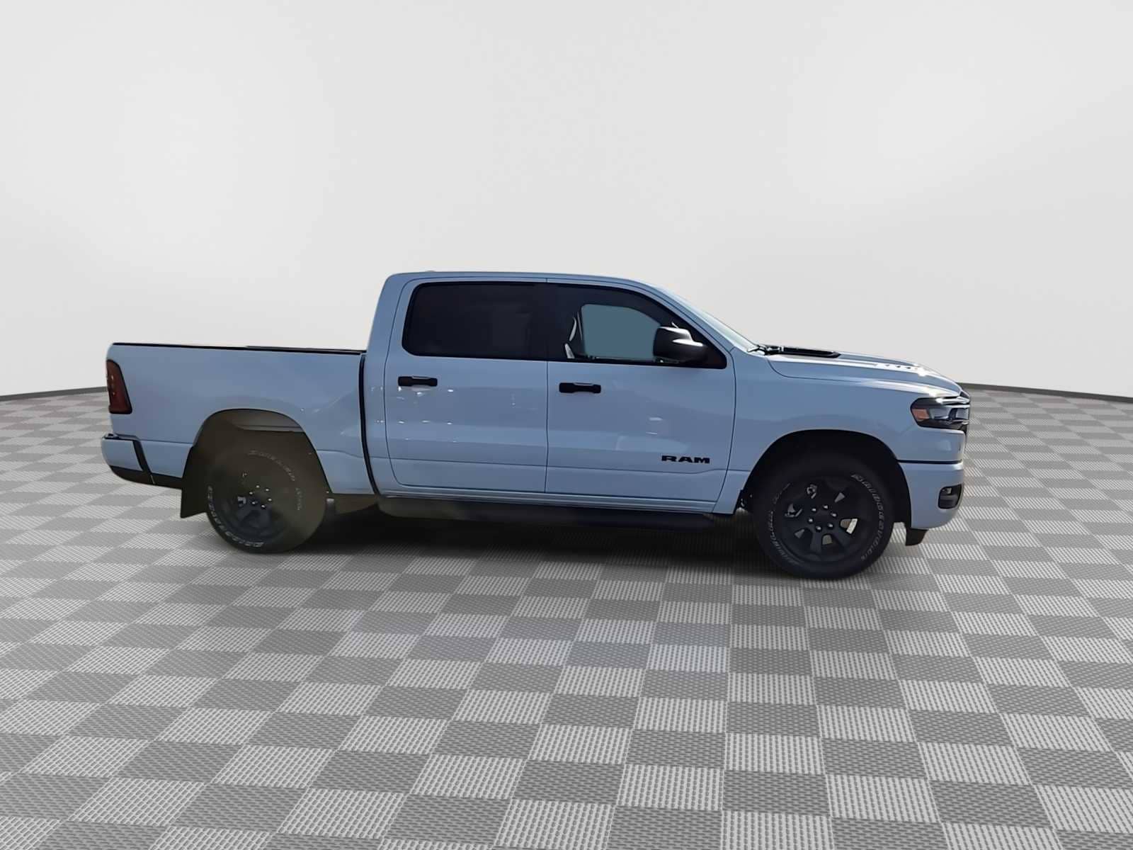 Thumbnail: 2025 RAM 1500 - 9