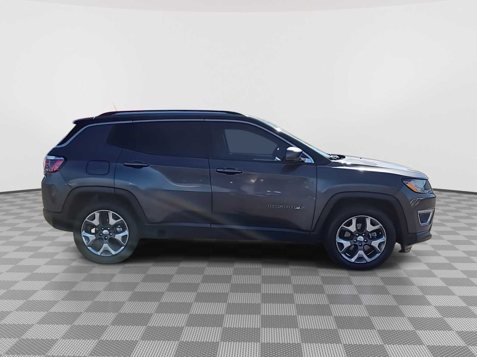 Thumbnail: 2019 Jeep Compass - 9