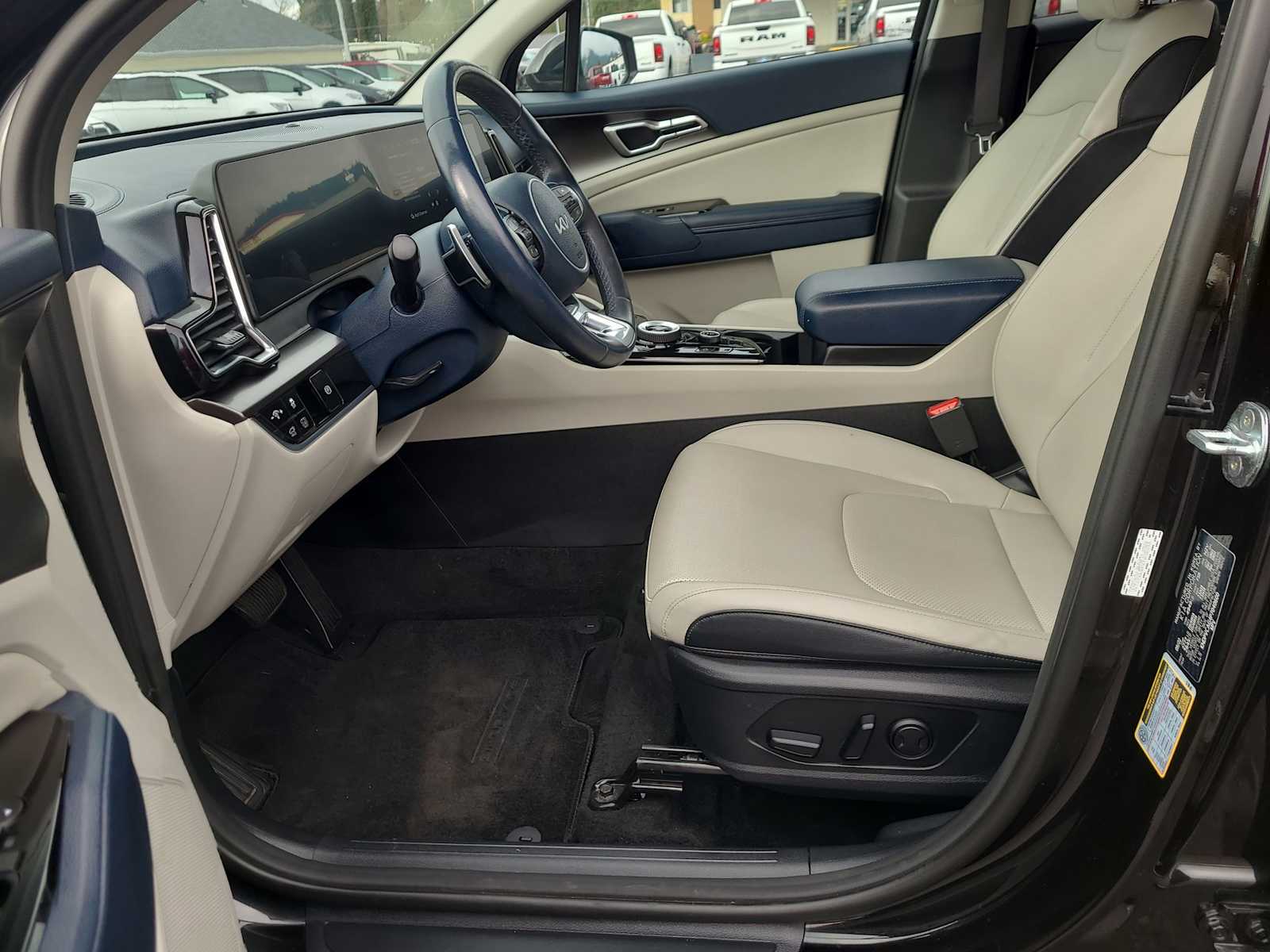 Thumbnail: 2023 Kia Sportage - 19