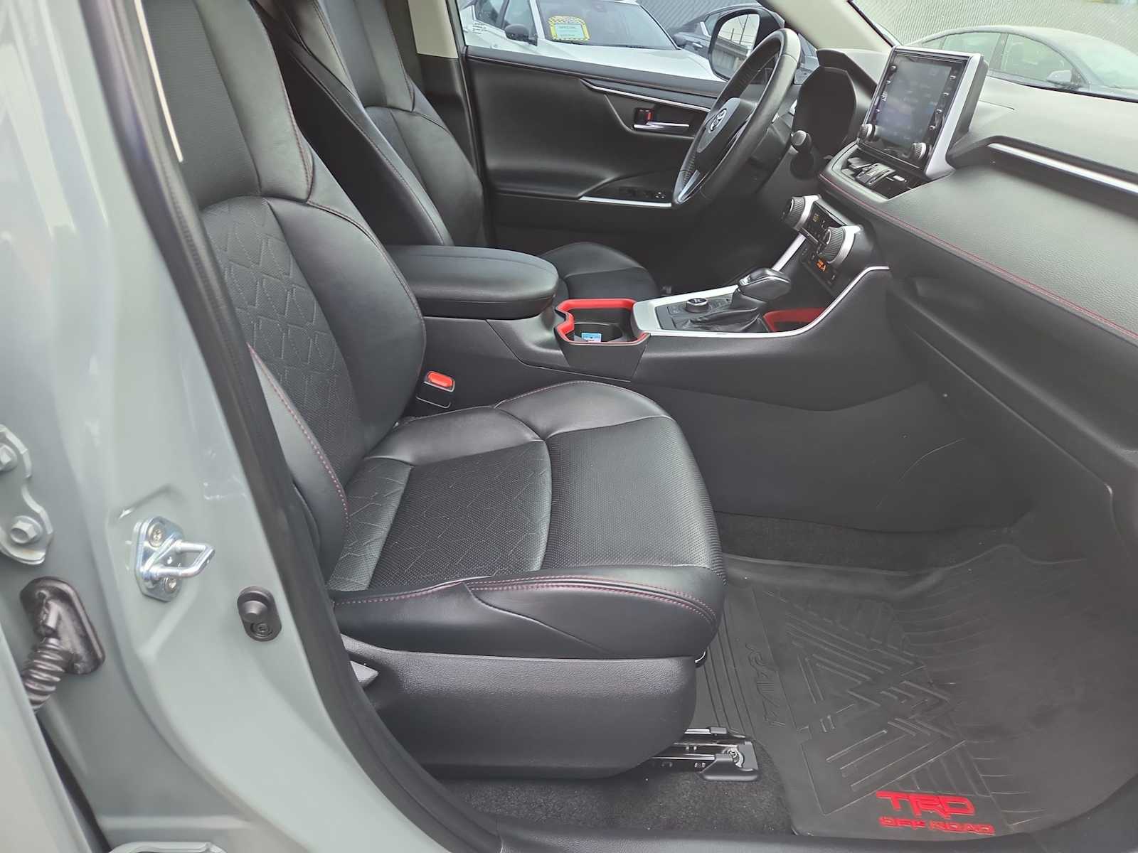 Thumbnail: 2021 Toyota RAV4 - 21
