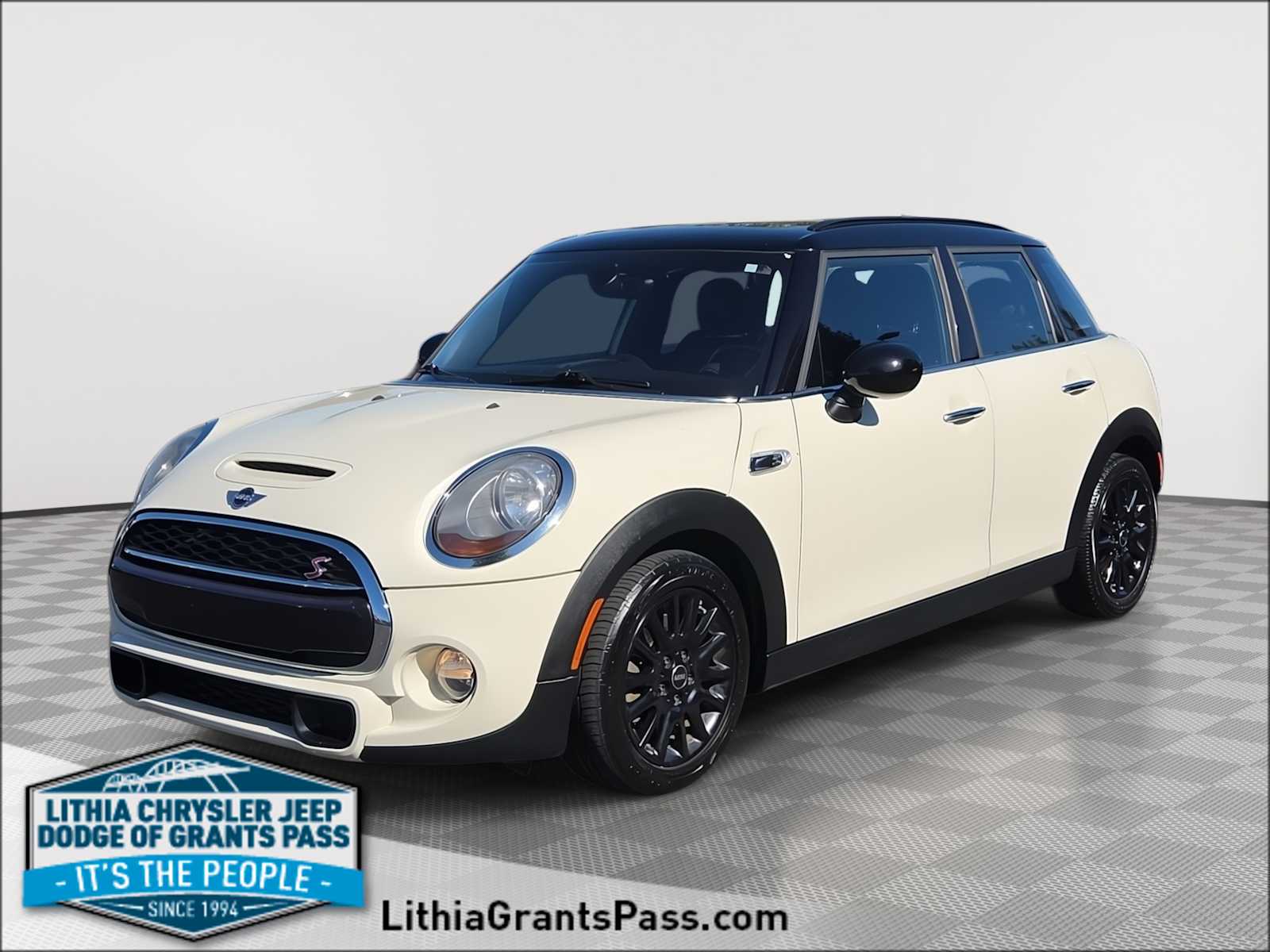 2017 MINI Cooper Hardtop S -
                  Grants Pass, OR