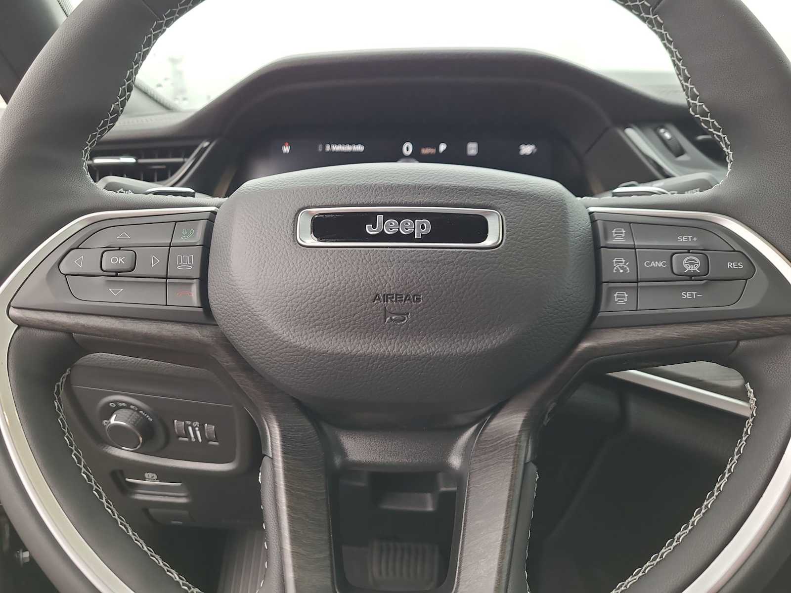 Thumbnail: 2026 Jeep Grand Cherokee - 23