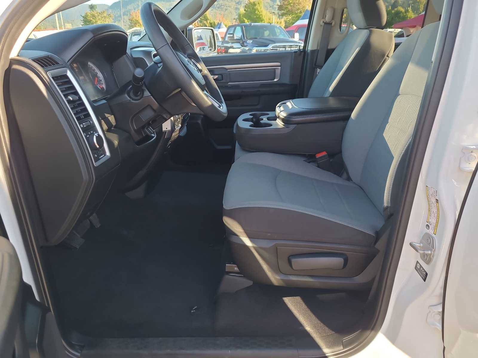 Thumbnail: 2024 RAM 1500 Classic - 19