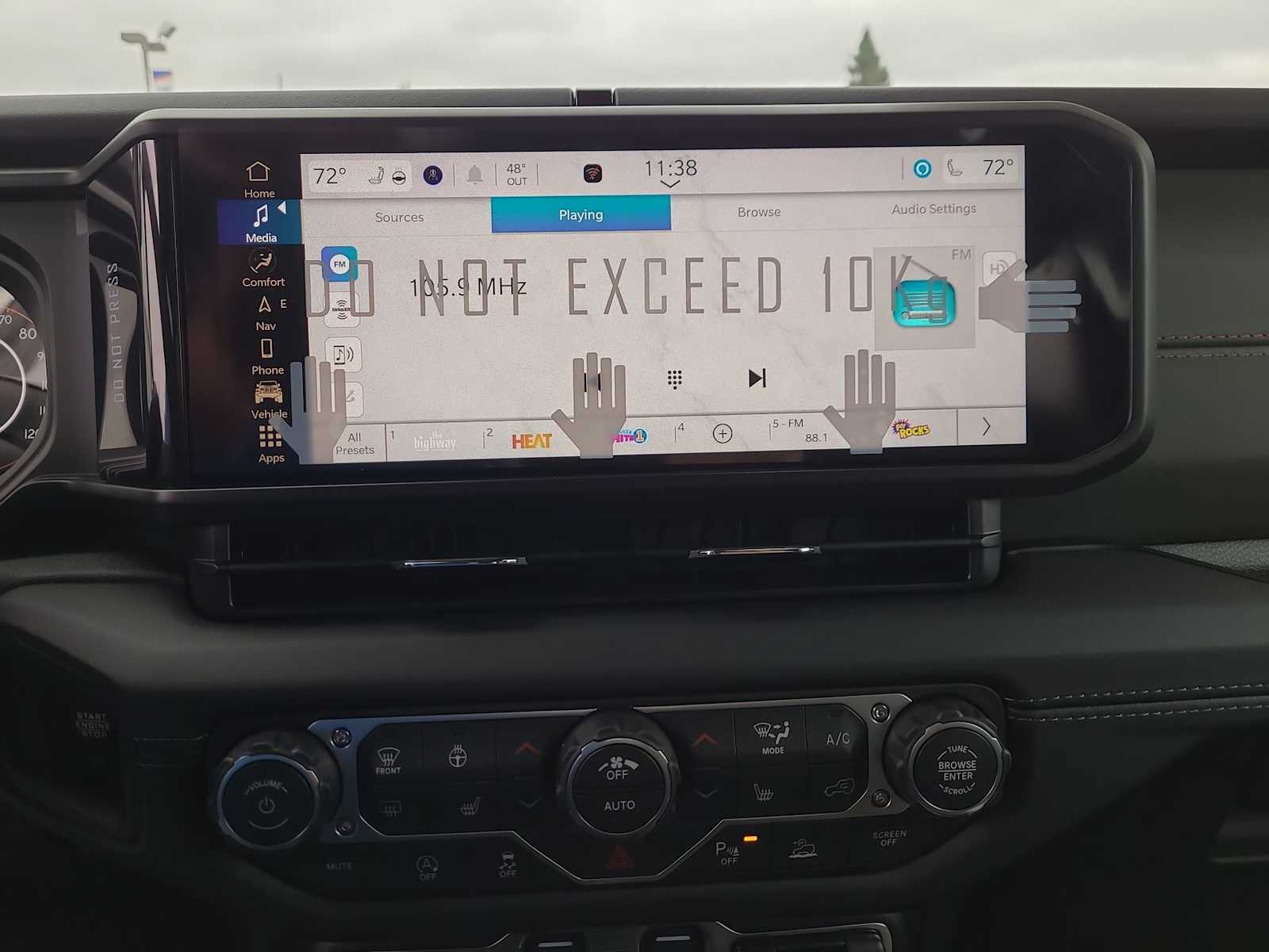 Thumbnail: 2026 Jeep Gladiator - 24