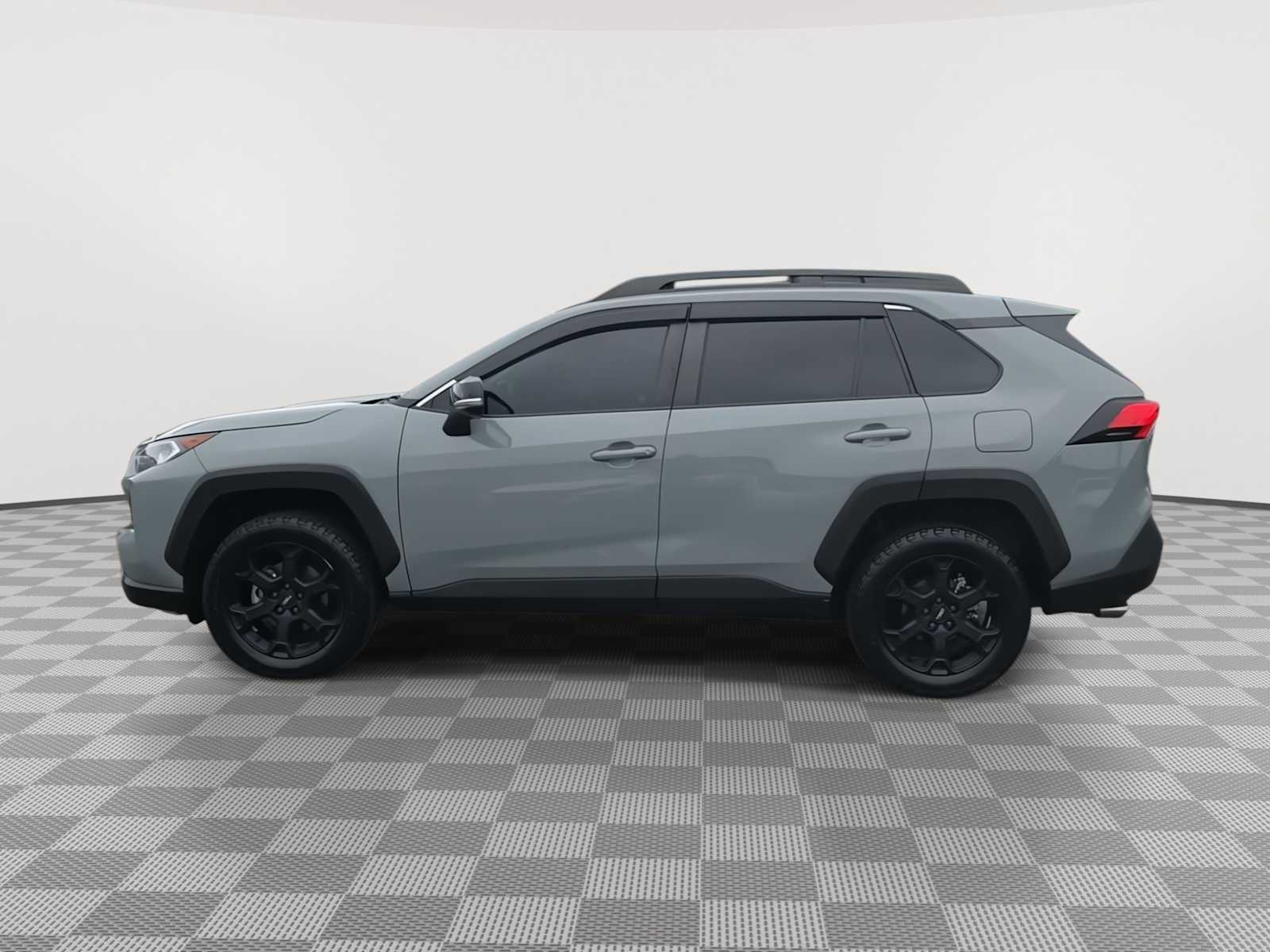 Thumbnail: 2021 Toyota RAV4 - 4