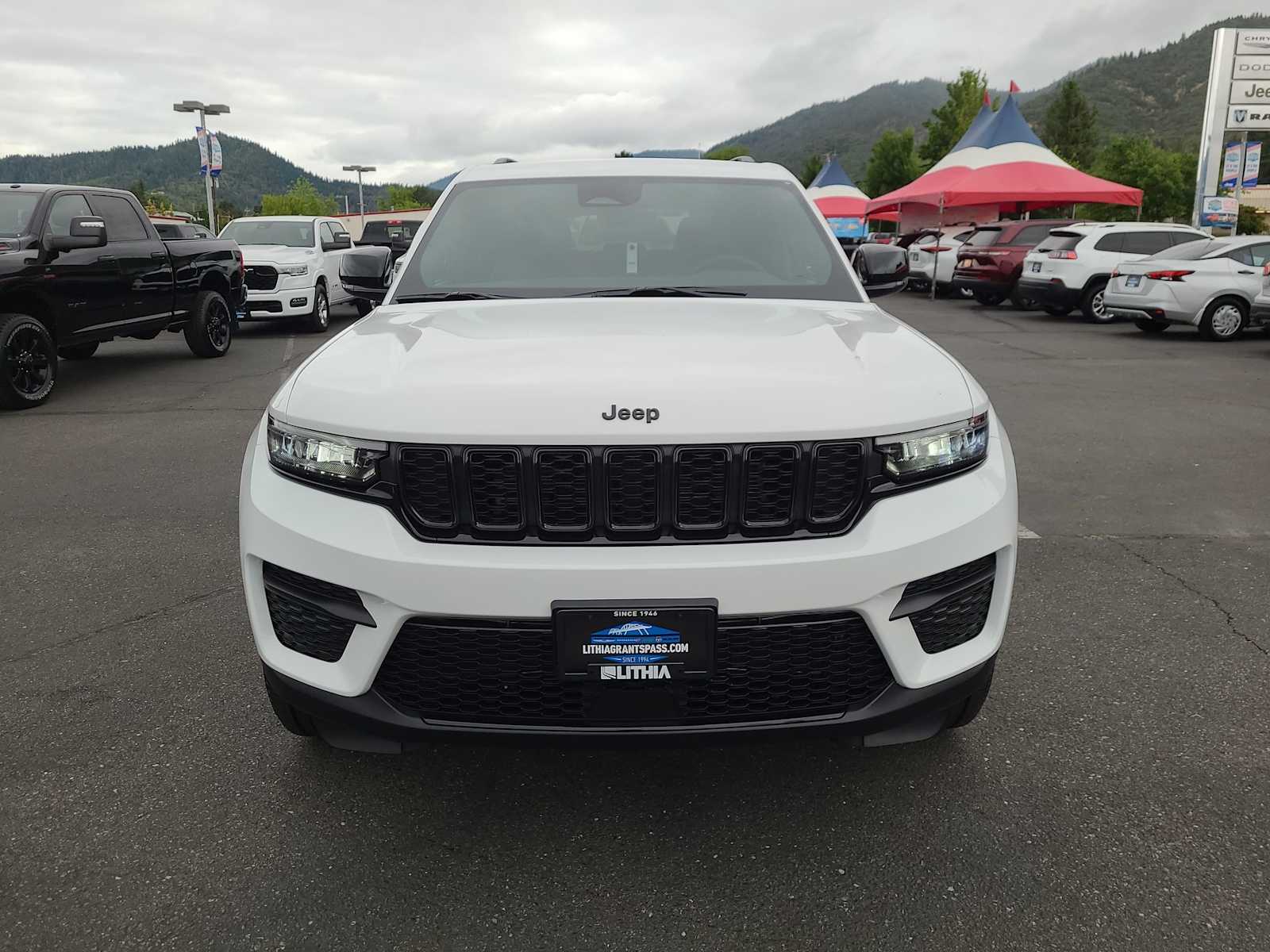 Thumbnail: 2025 Jeep Grand Cherokee - 14