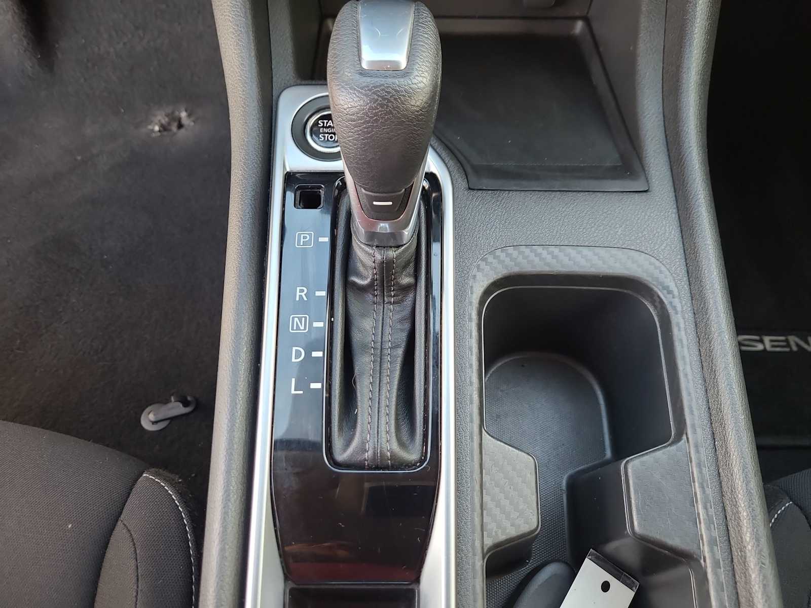 Thumbnail: 2022 Nissan Sentra - 25