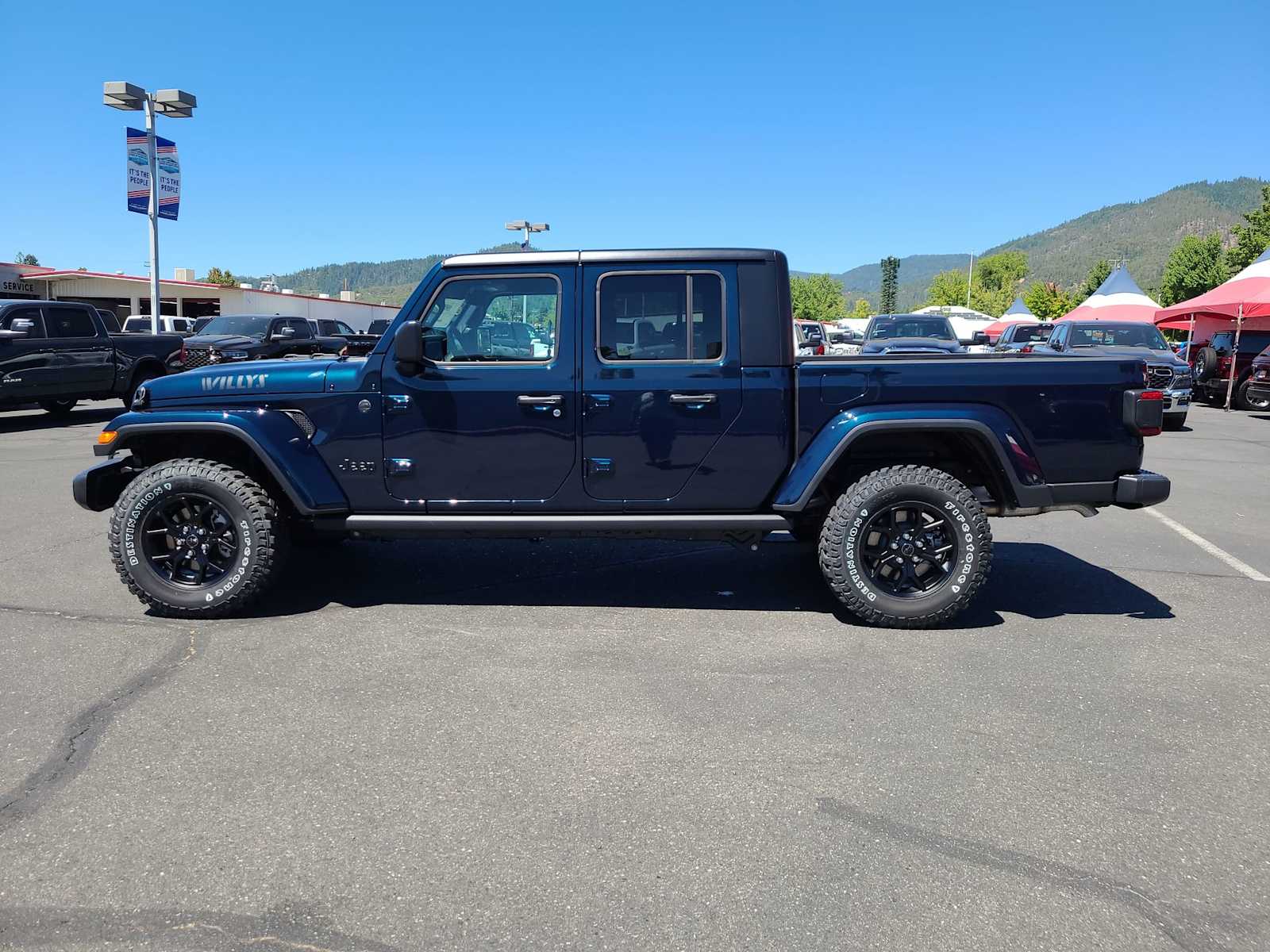 Thumbnail: 2025 Jeep Gladiator - 11
