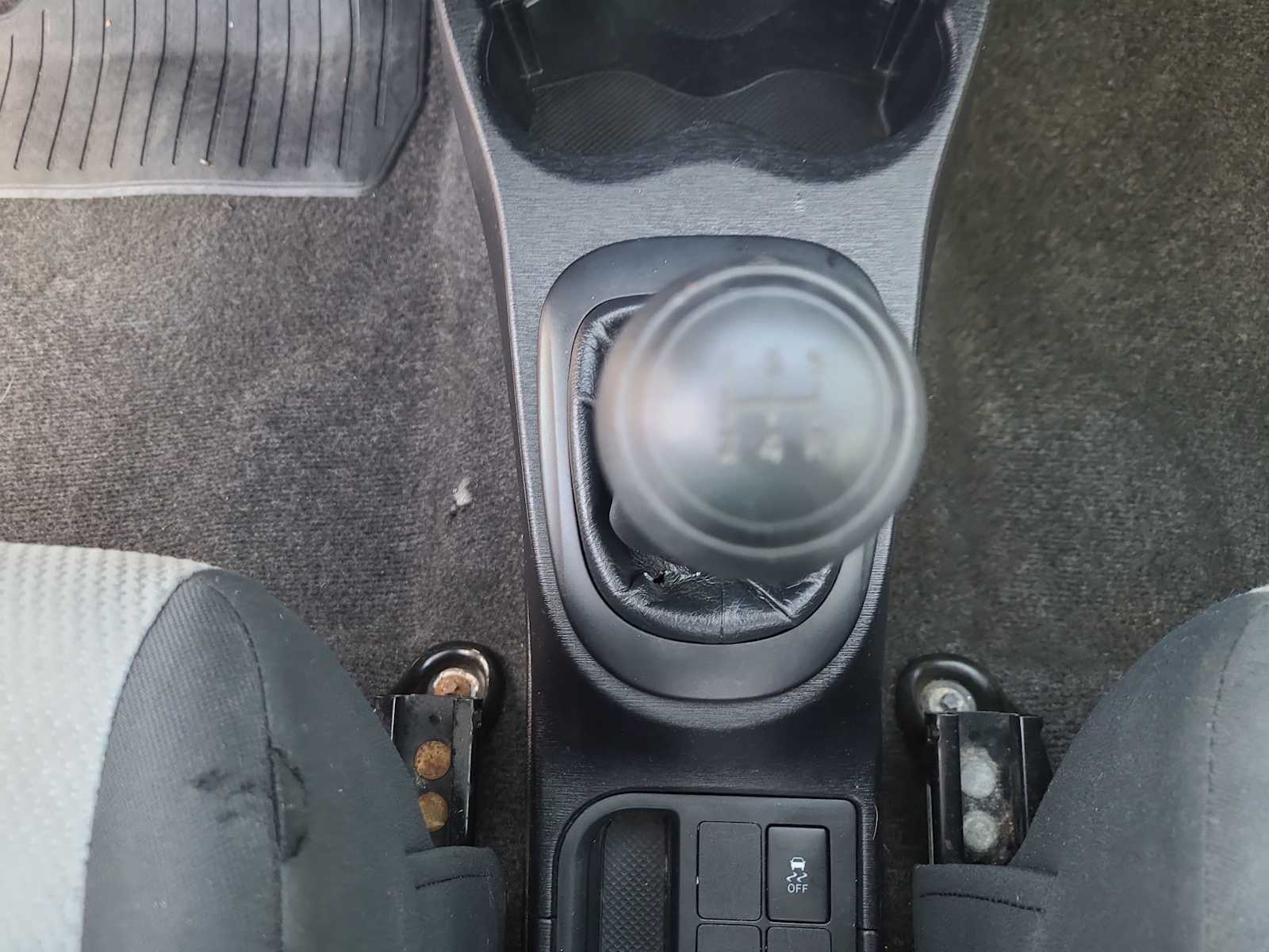 2014 Toyota Yaris L 25
