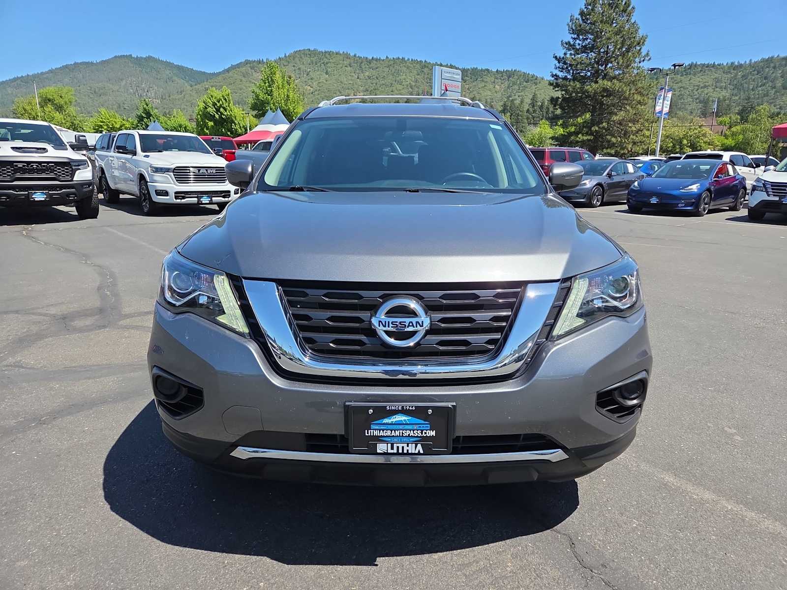 Thumbnail: 2020 Nissan Pathfinder - 14