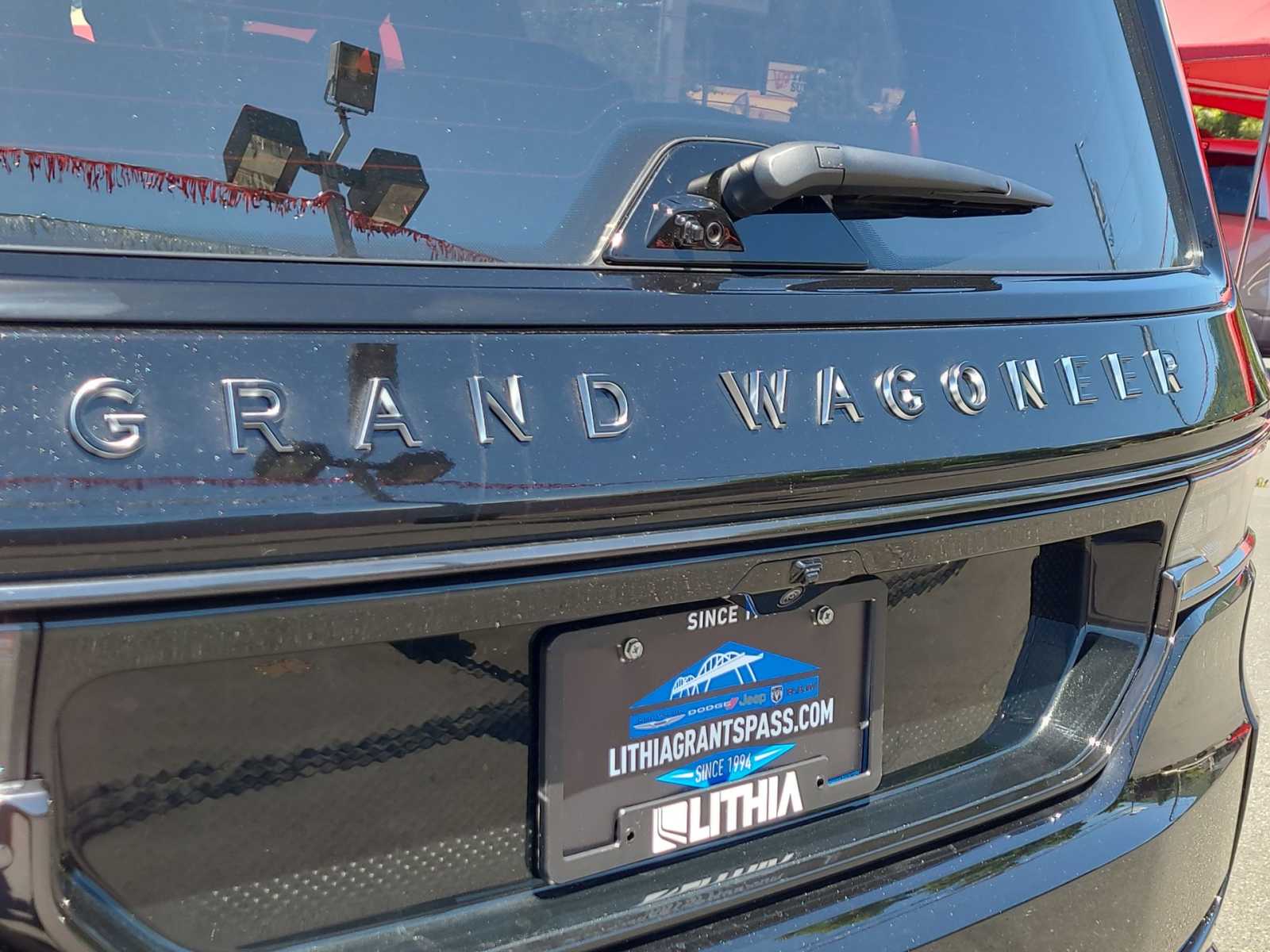 Thumbnail: 2024 Jeep Grand Wagoneer - 15
