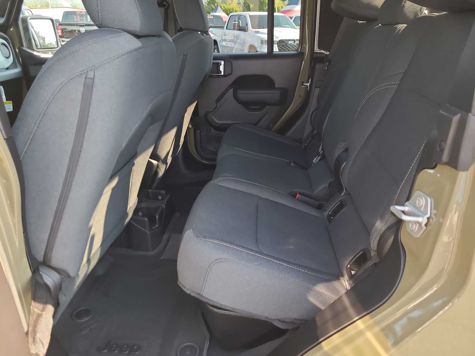 Thumbnail: 2025 Jeep Gladiator - 21