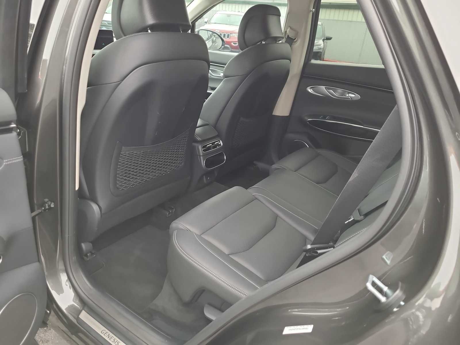 Thumbnail: 2025 Genesis GV70 - 20