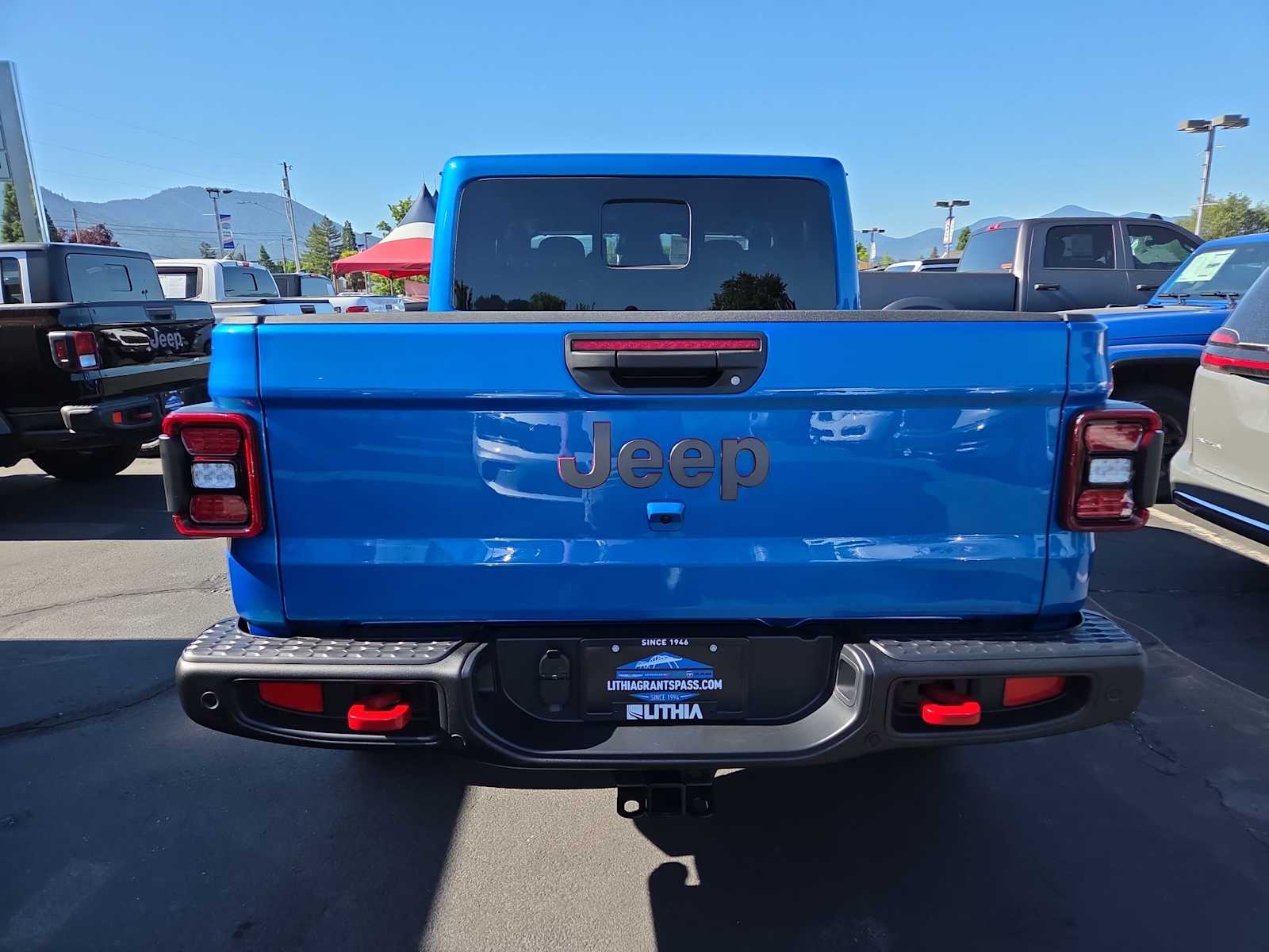 Thumbnail: 2026 Jeep Gladiator - 13