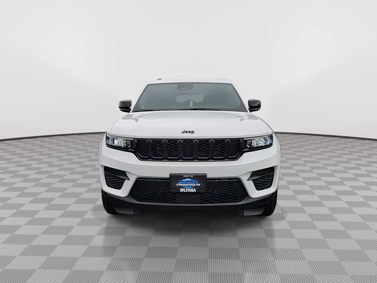 Thumbnail: 2025 Jeep Grand Cherokee - 3