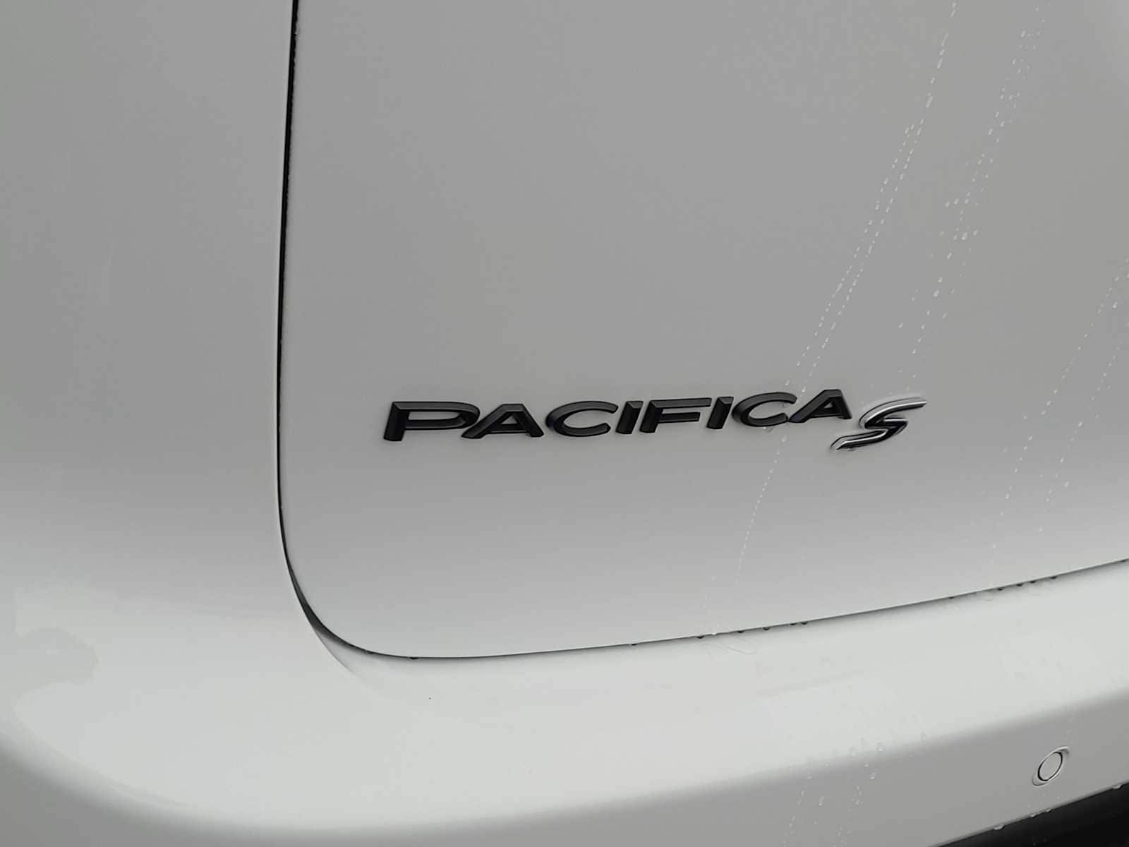 Thumbnail: 2026 Chrysler Pacifica - 15