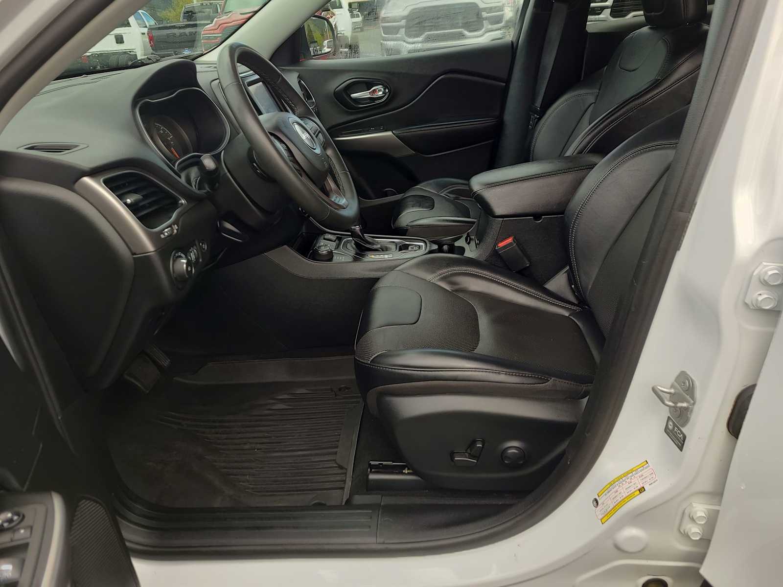 Thumbnail: 2022 Jeep Cherokee - 19