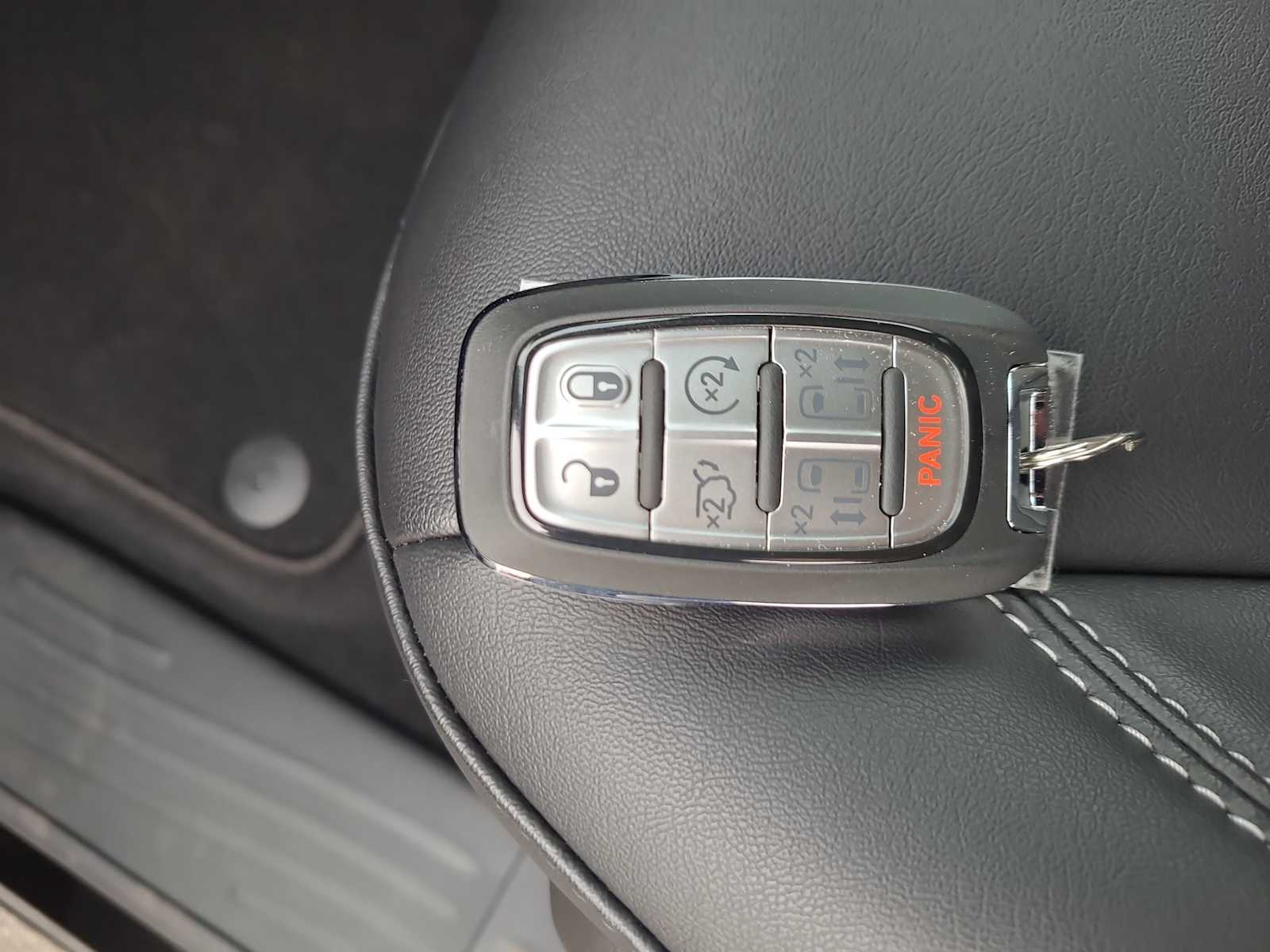 Thumbnail: 2026 Chrysler Pacifica - 28