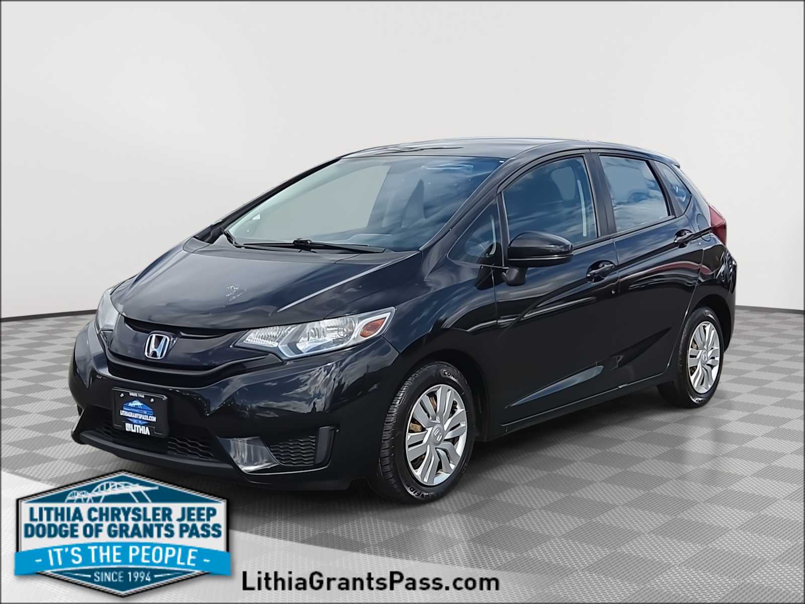 Used 2015 Honda Fit LX with VIN 3HGGK5H56FM715393 for sale in Grants Pass, OR