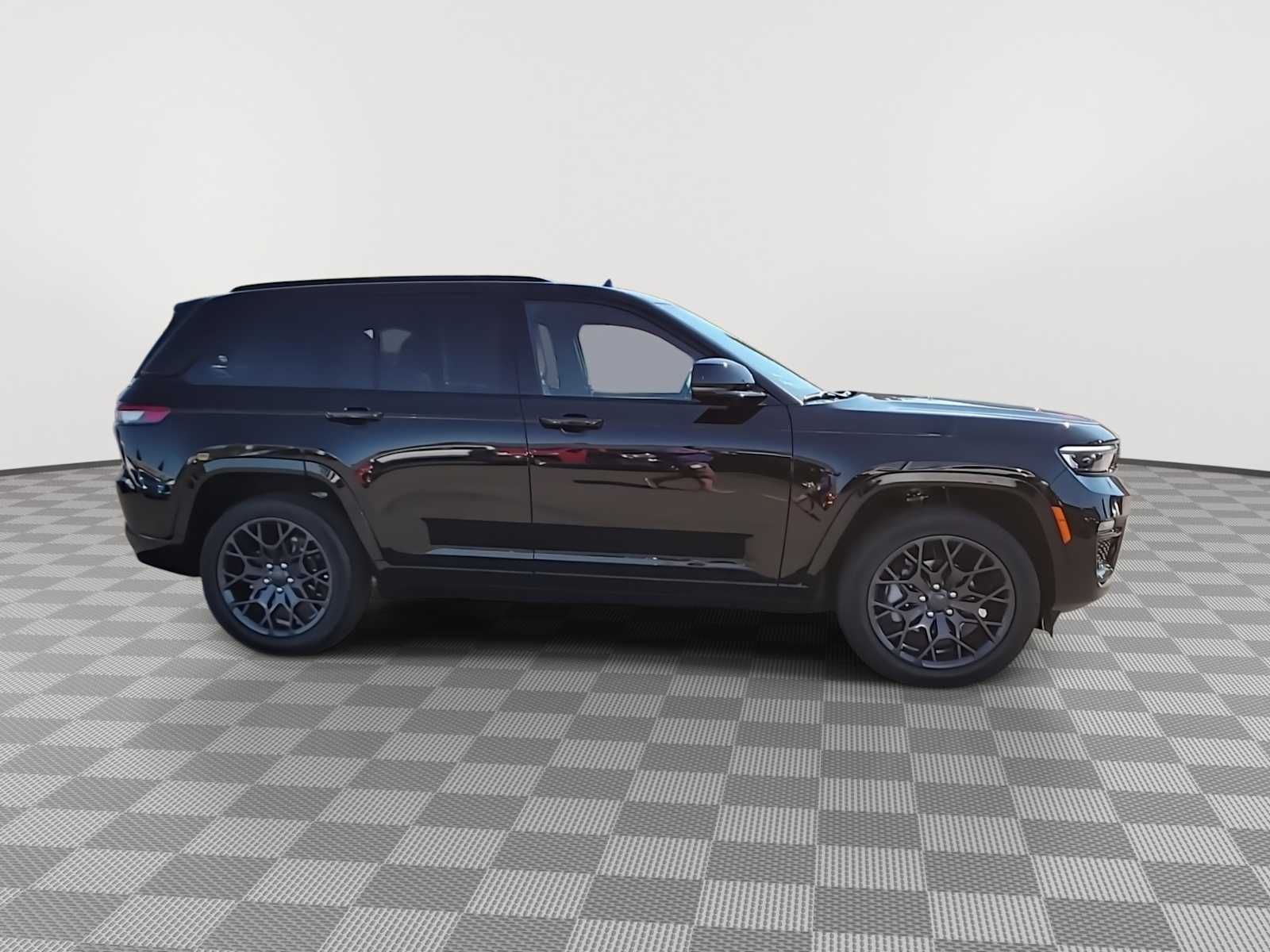 Thumbnail: 2025 Jeep Grand Cherokee - 9